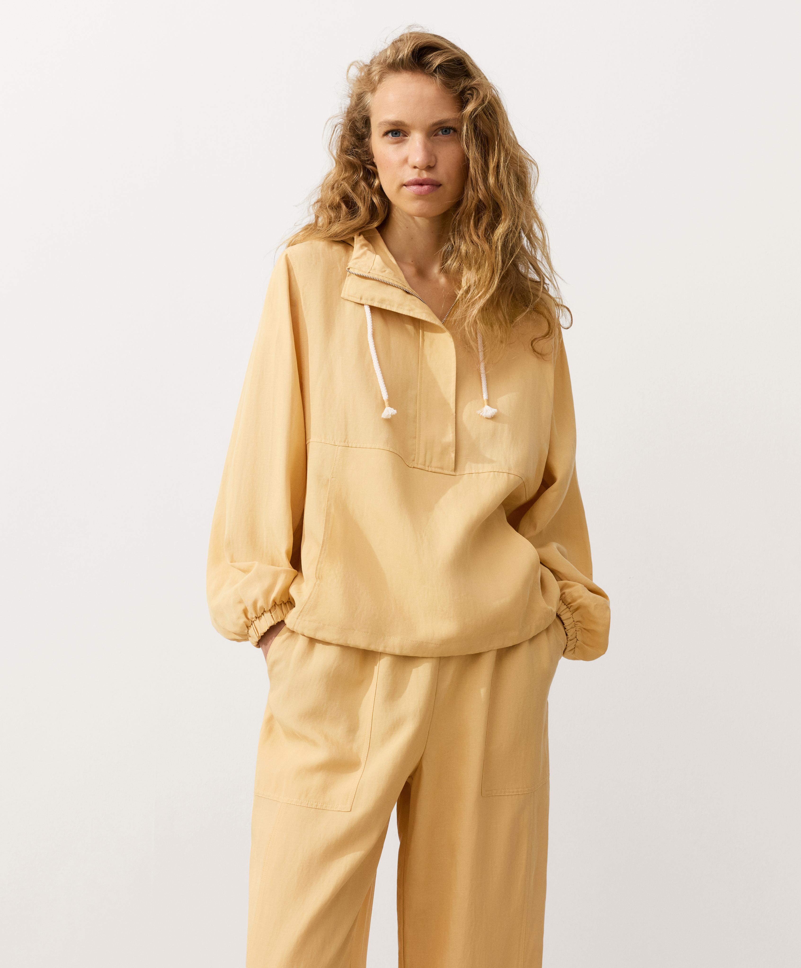 Half-zip sweatshirt with front pocket, lyocell and 24% linen blend — MID-YELLOW