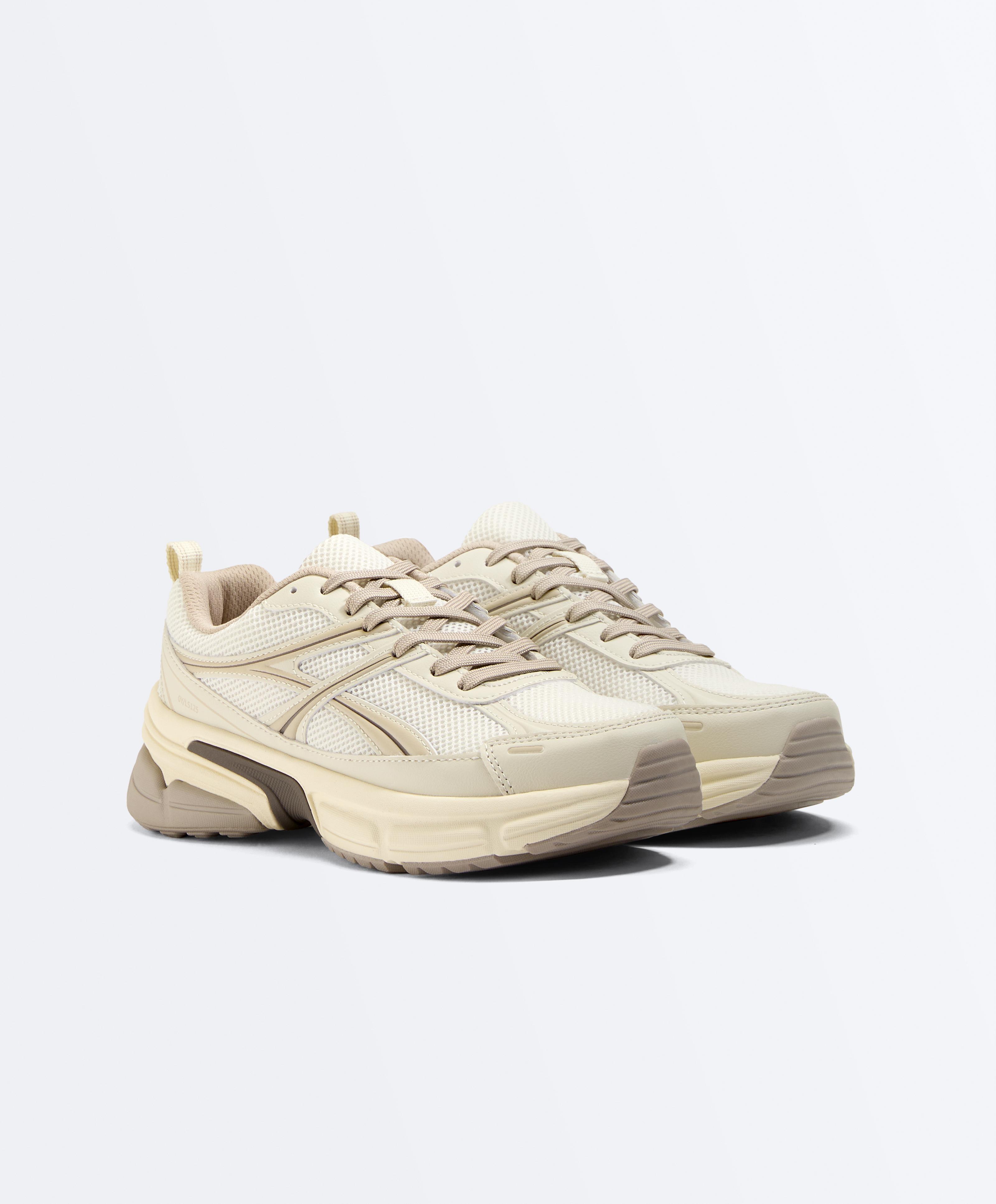 Running-style trainers — SAND