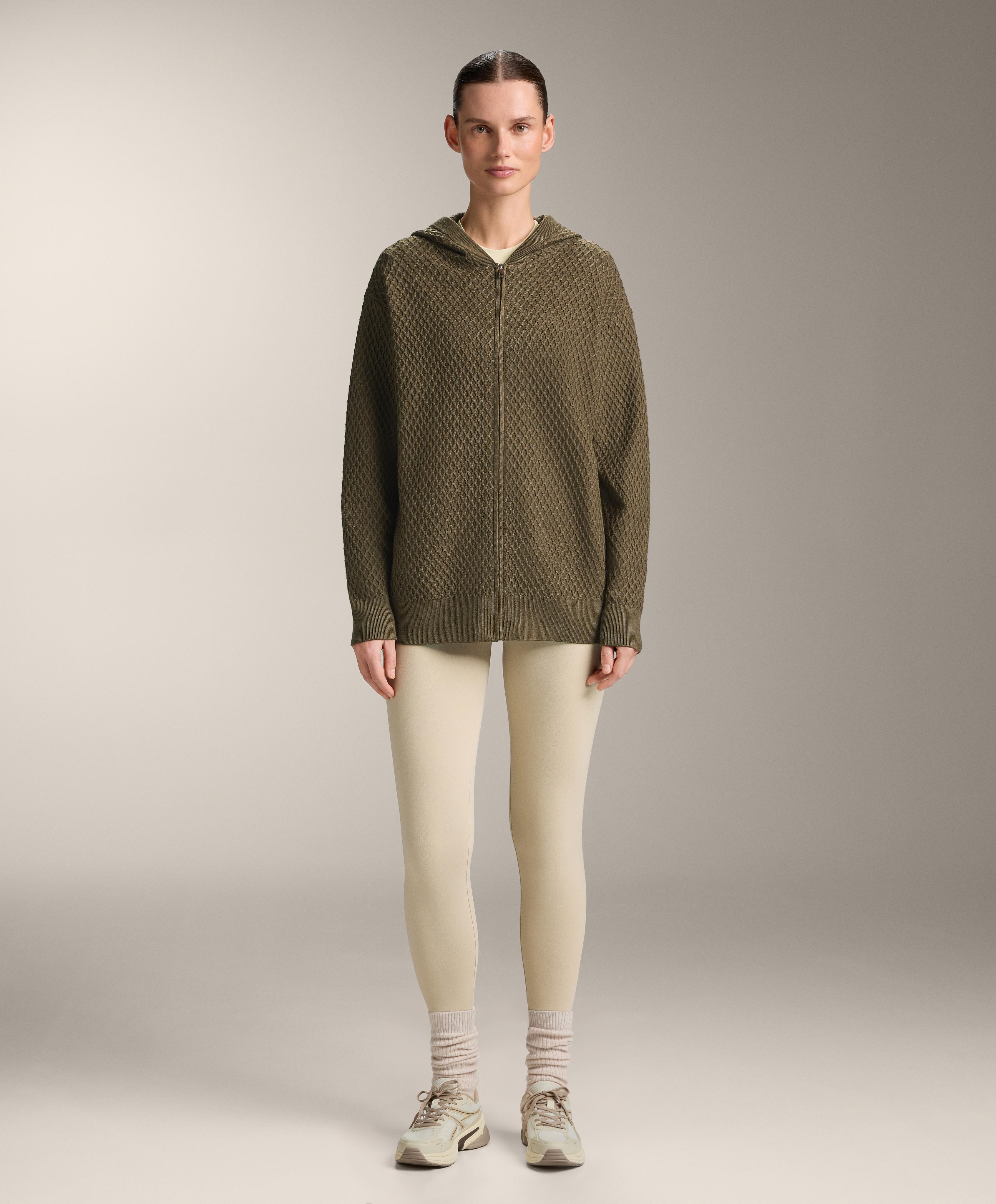 Veste longue en maille structurée à capuche Veste longue en maille structurée à capuche