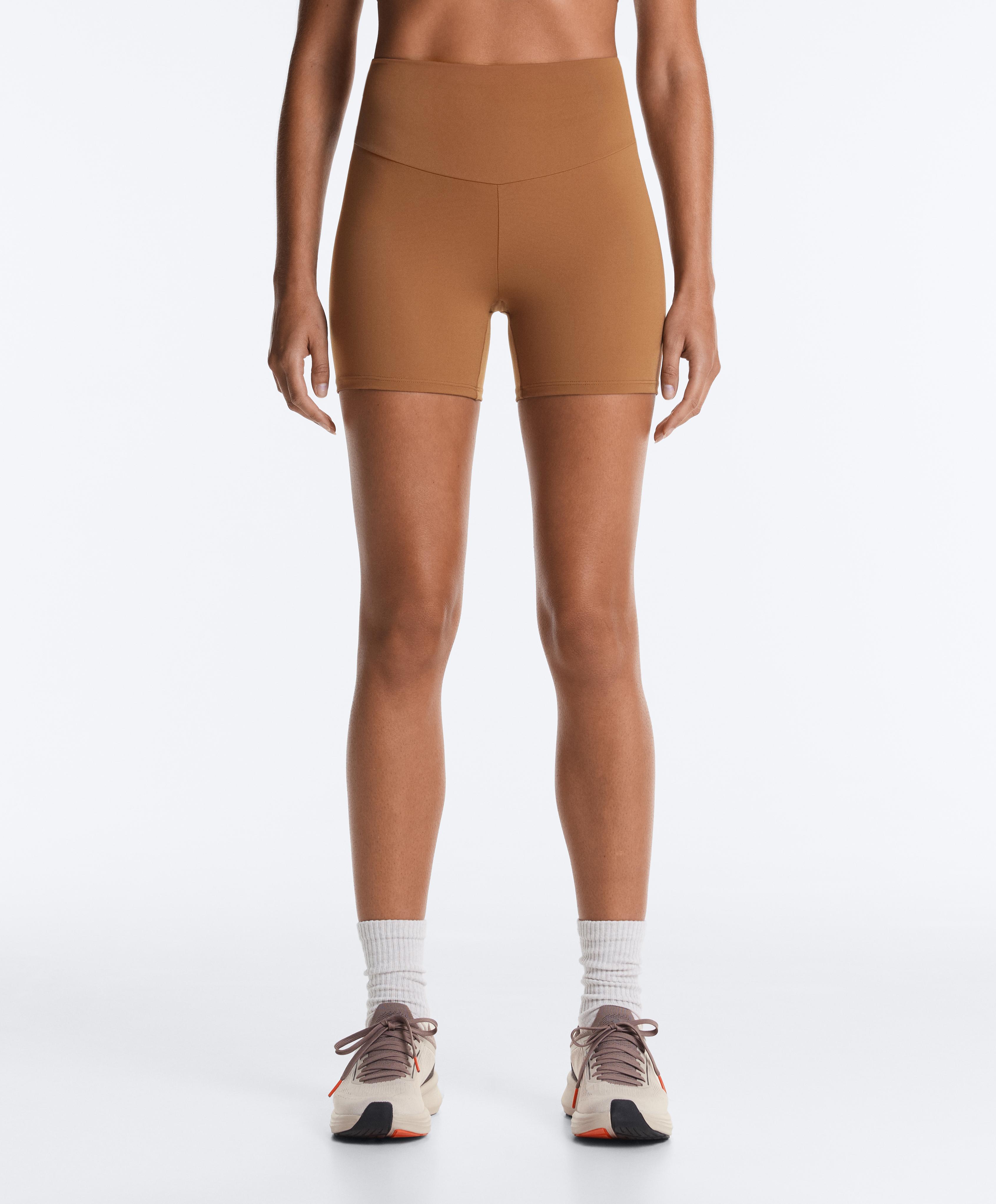 Comfortlux high-waisted 10cm hot pants — TOFFEE
