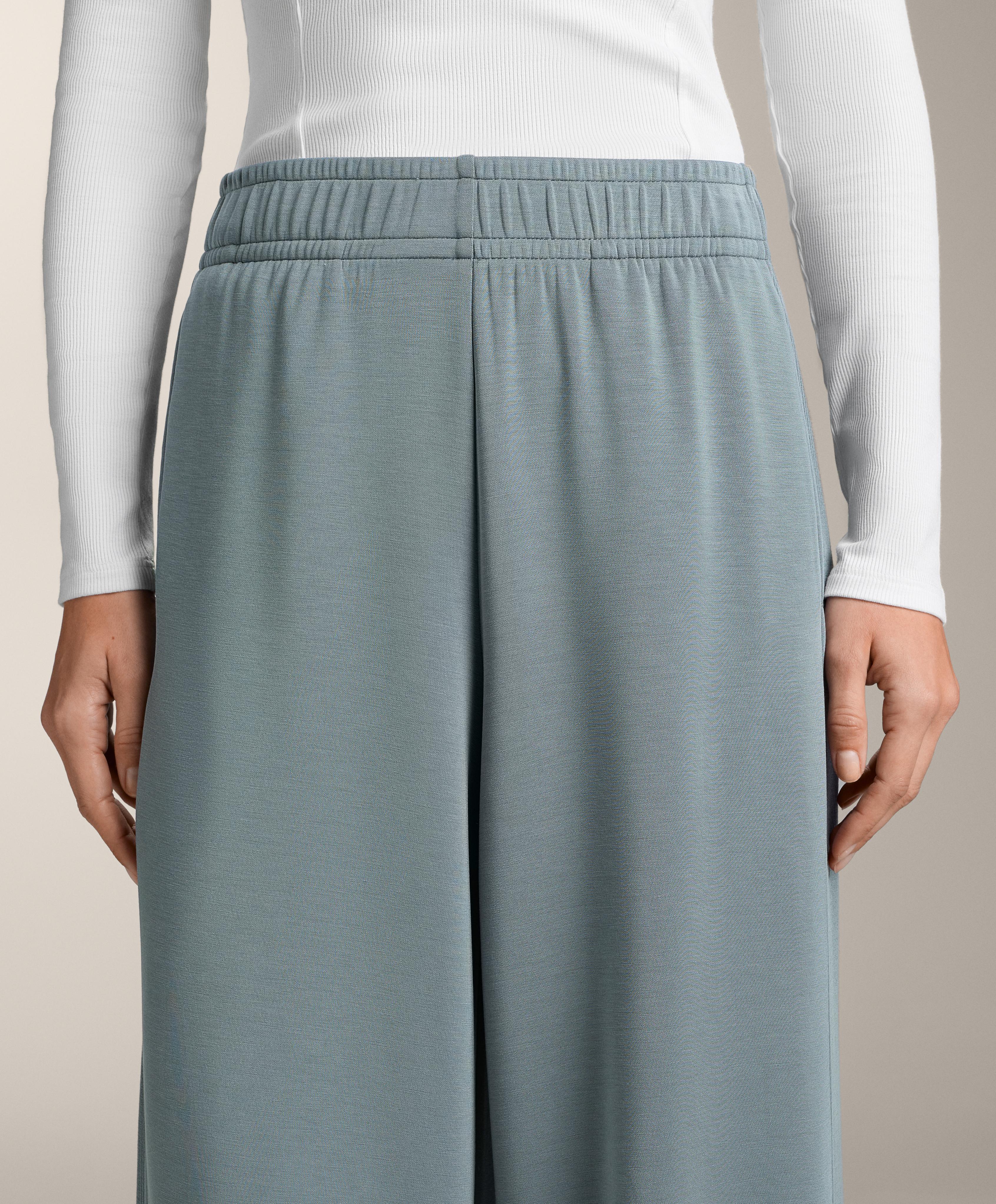 Pantalón recto rib lateral con modal tacto suave Pantalón recto rib lateral con modal tacto suave