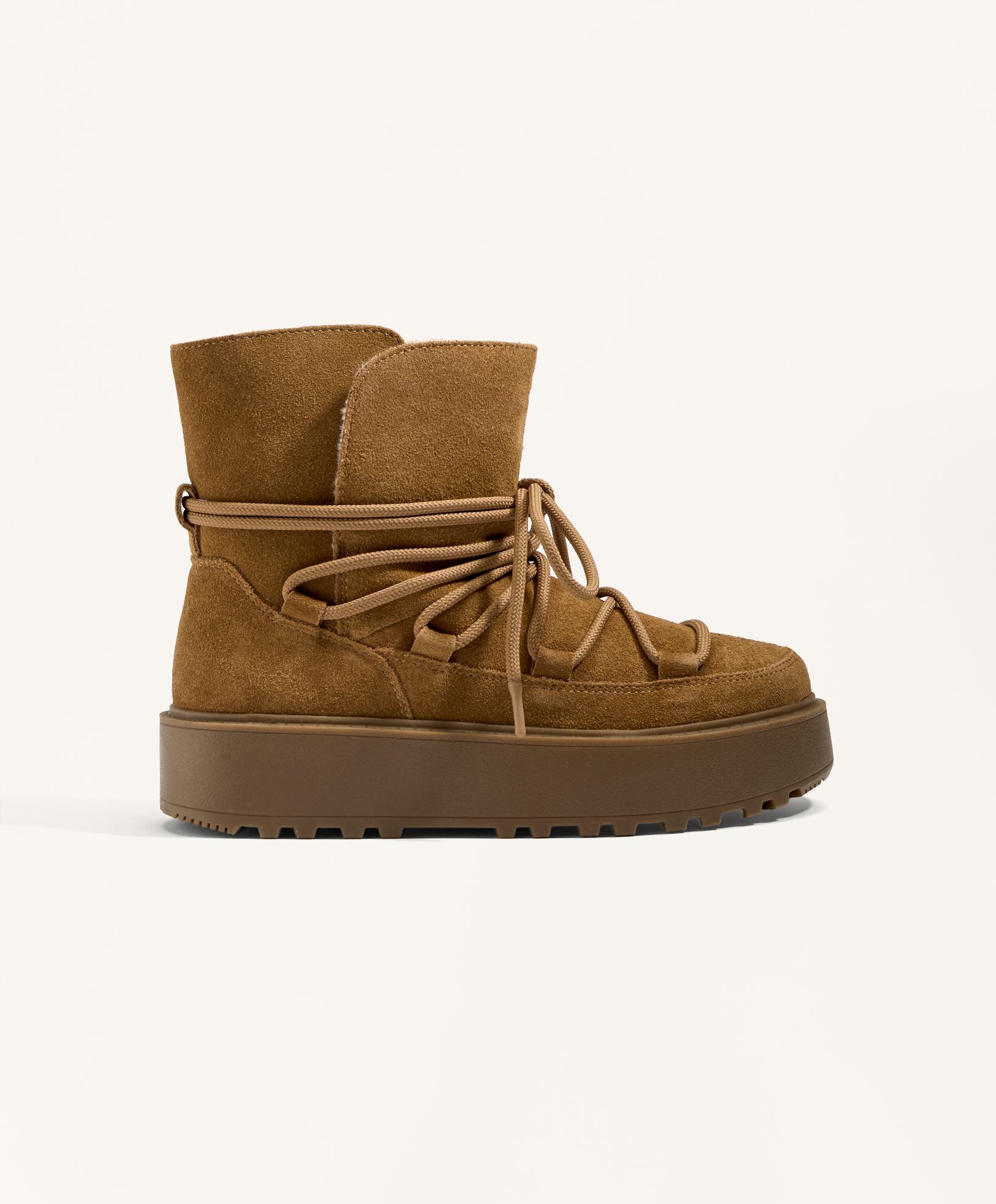 Split-leather platform boots with flap