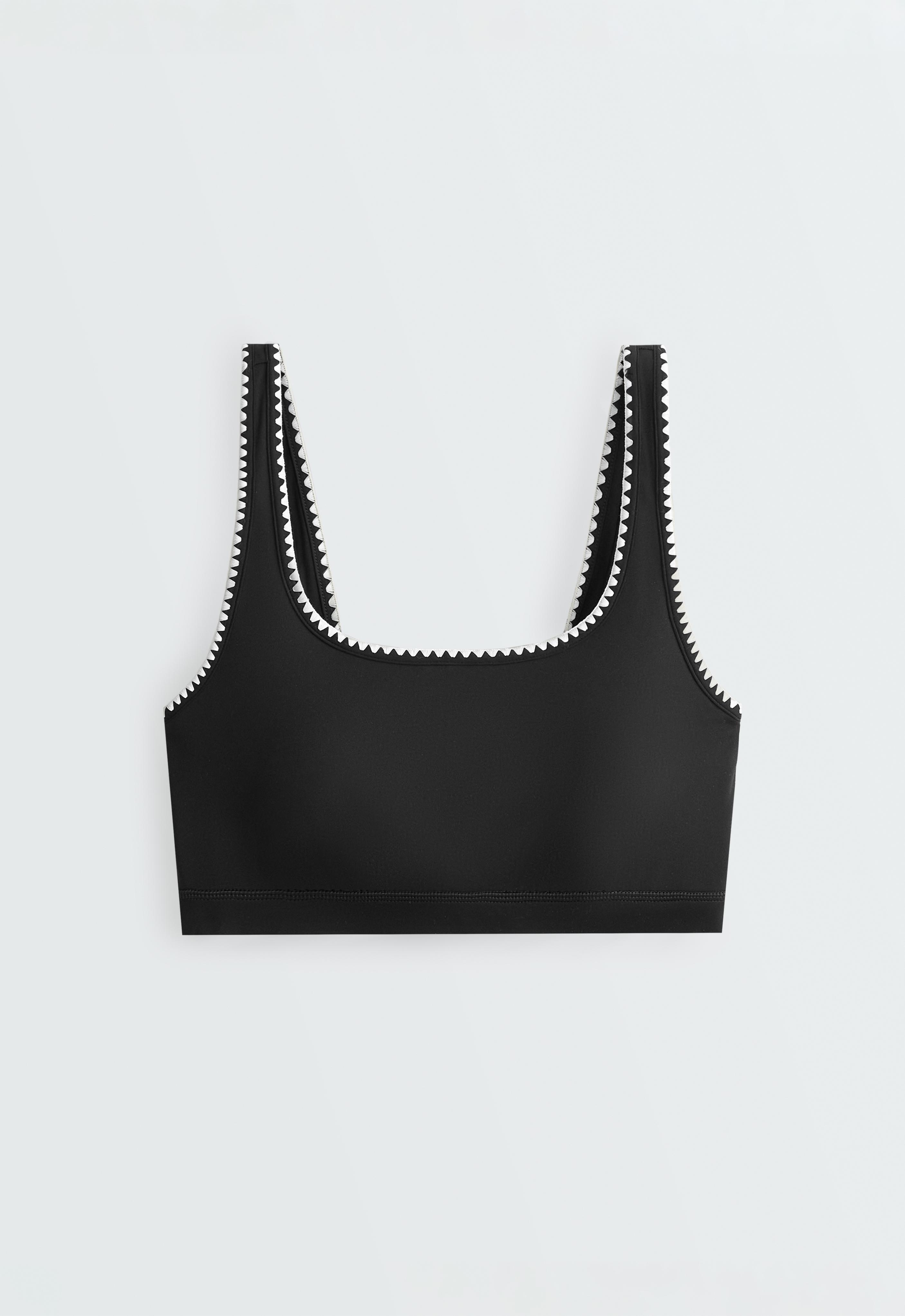 Medium-support Comfortlux sports bra with contrast seams — BLACK
