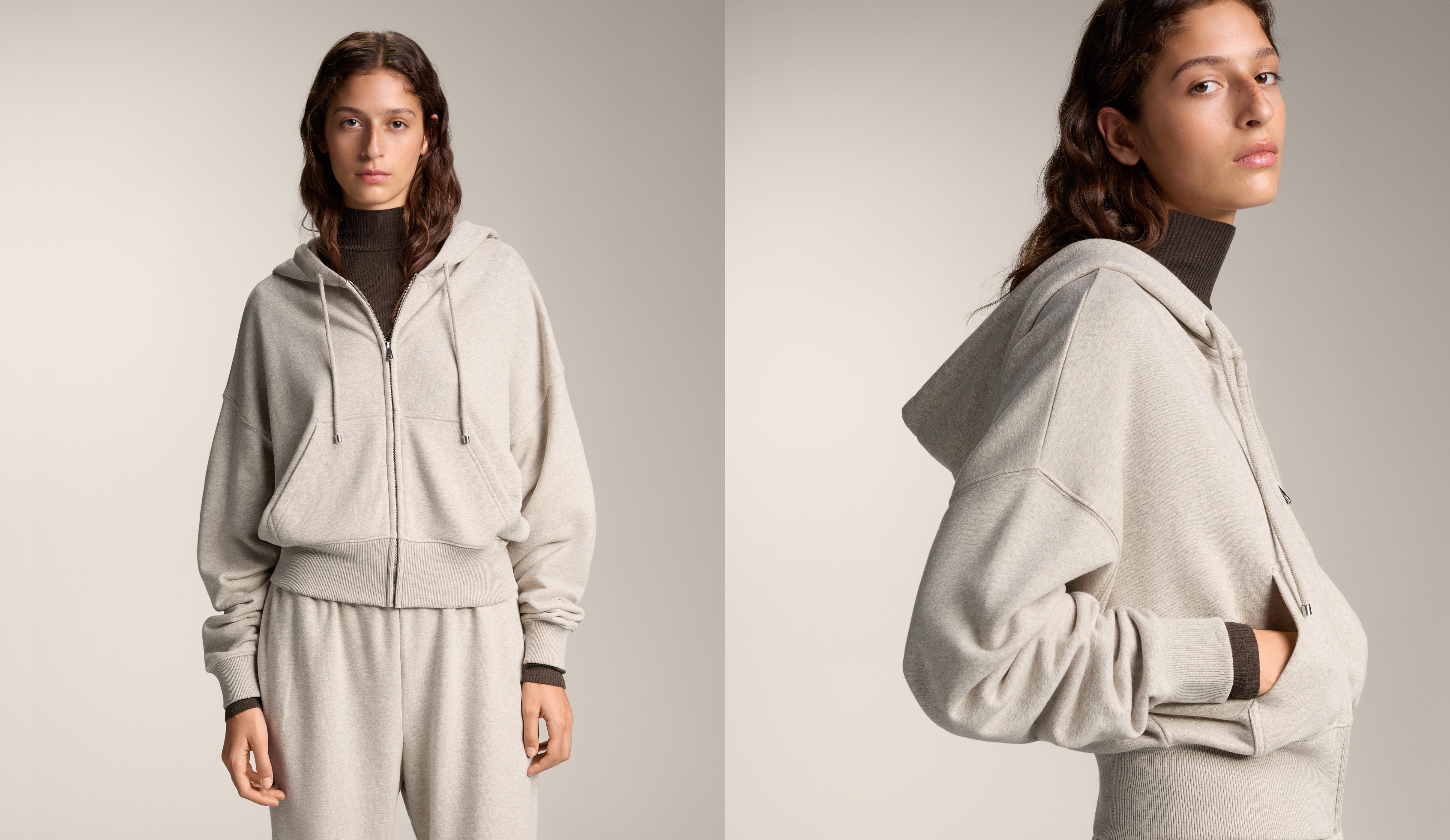 Bunda s kapucí, širokým rukávem a bavlnou