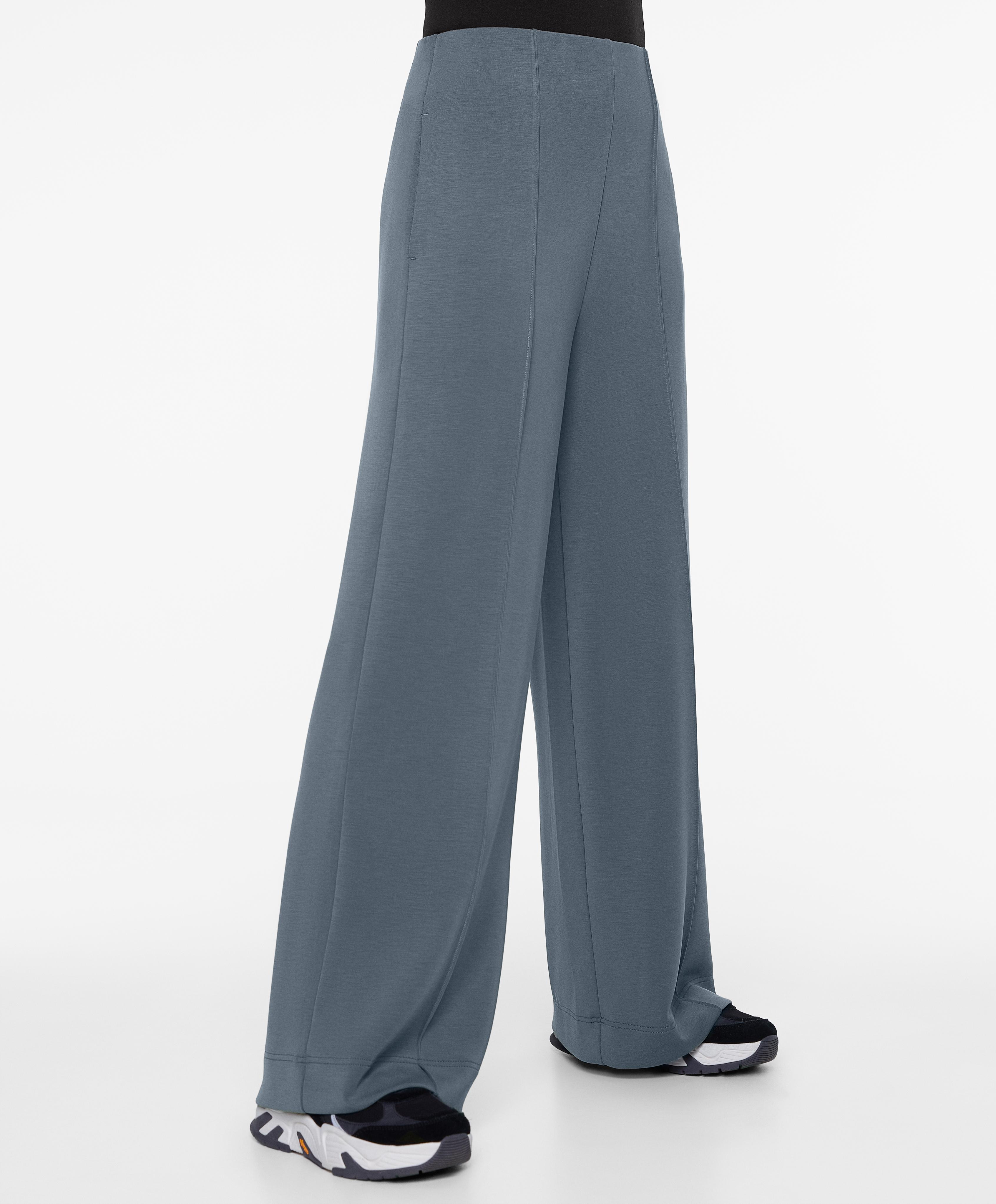 STRAIGHT TROUSERS WITH CREASE DETAIL