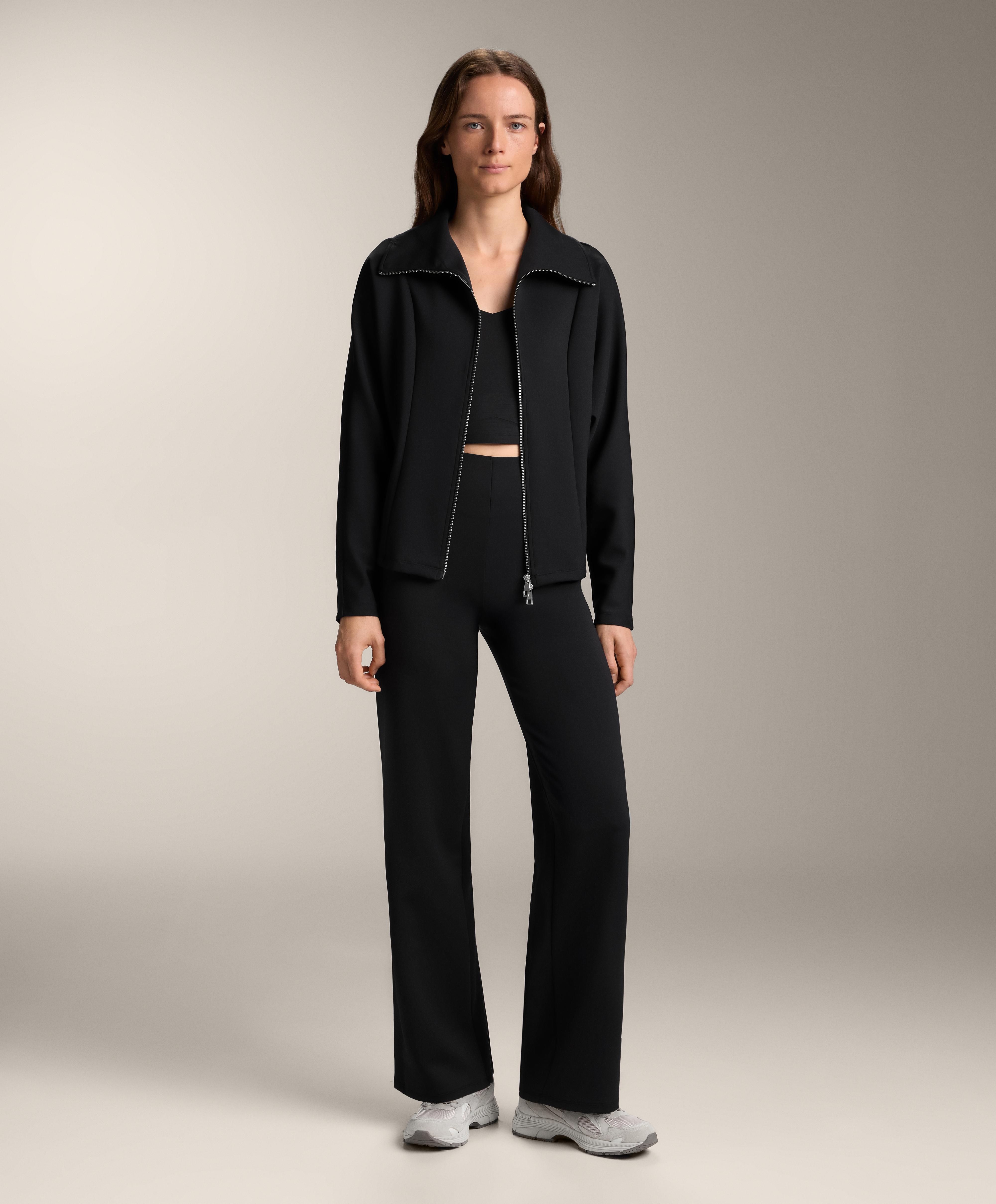 Black straight-cut neoprene-effect total look