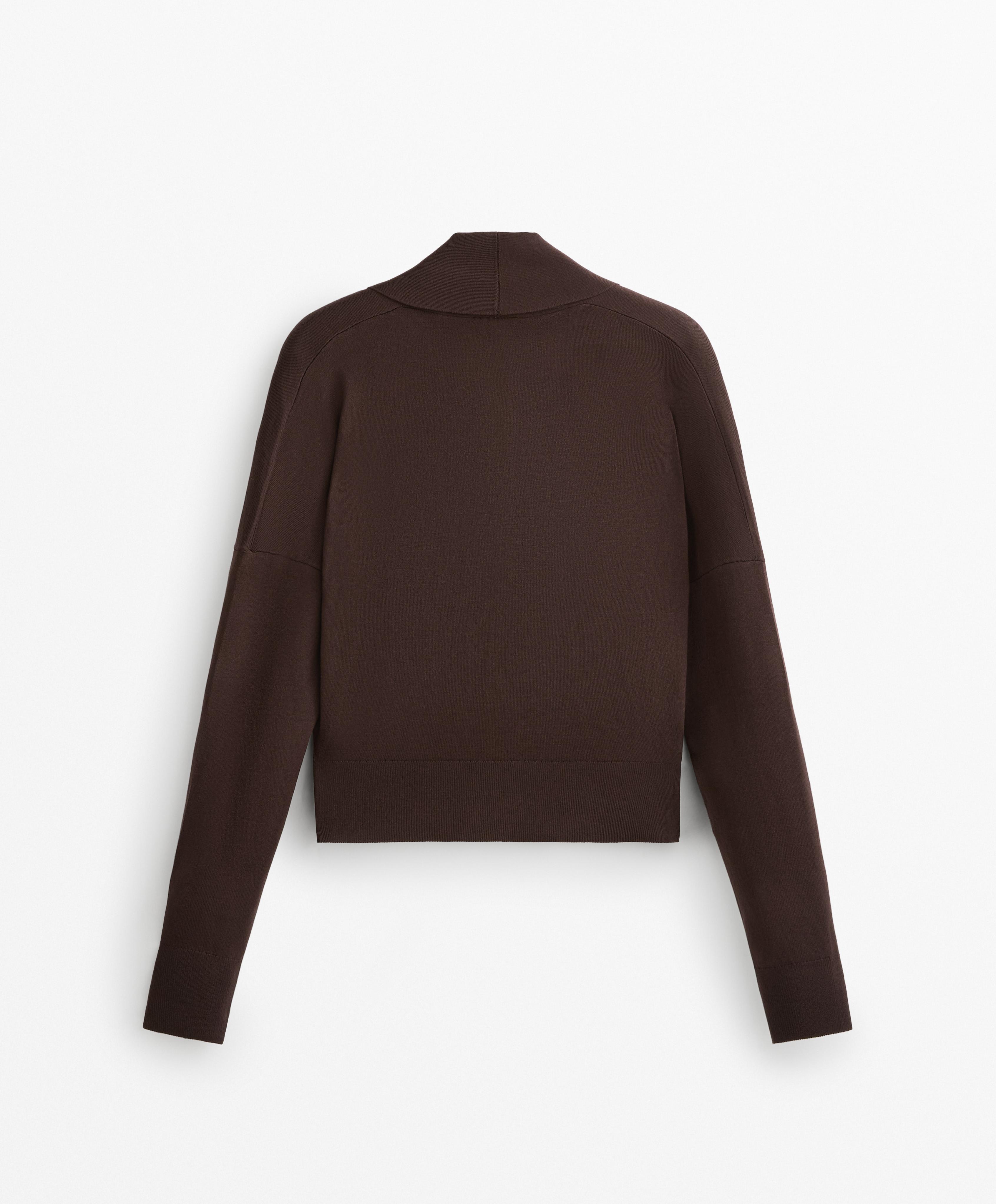 Wrap jumper with fitted waist