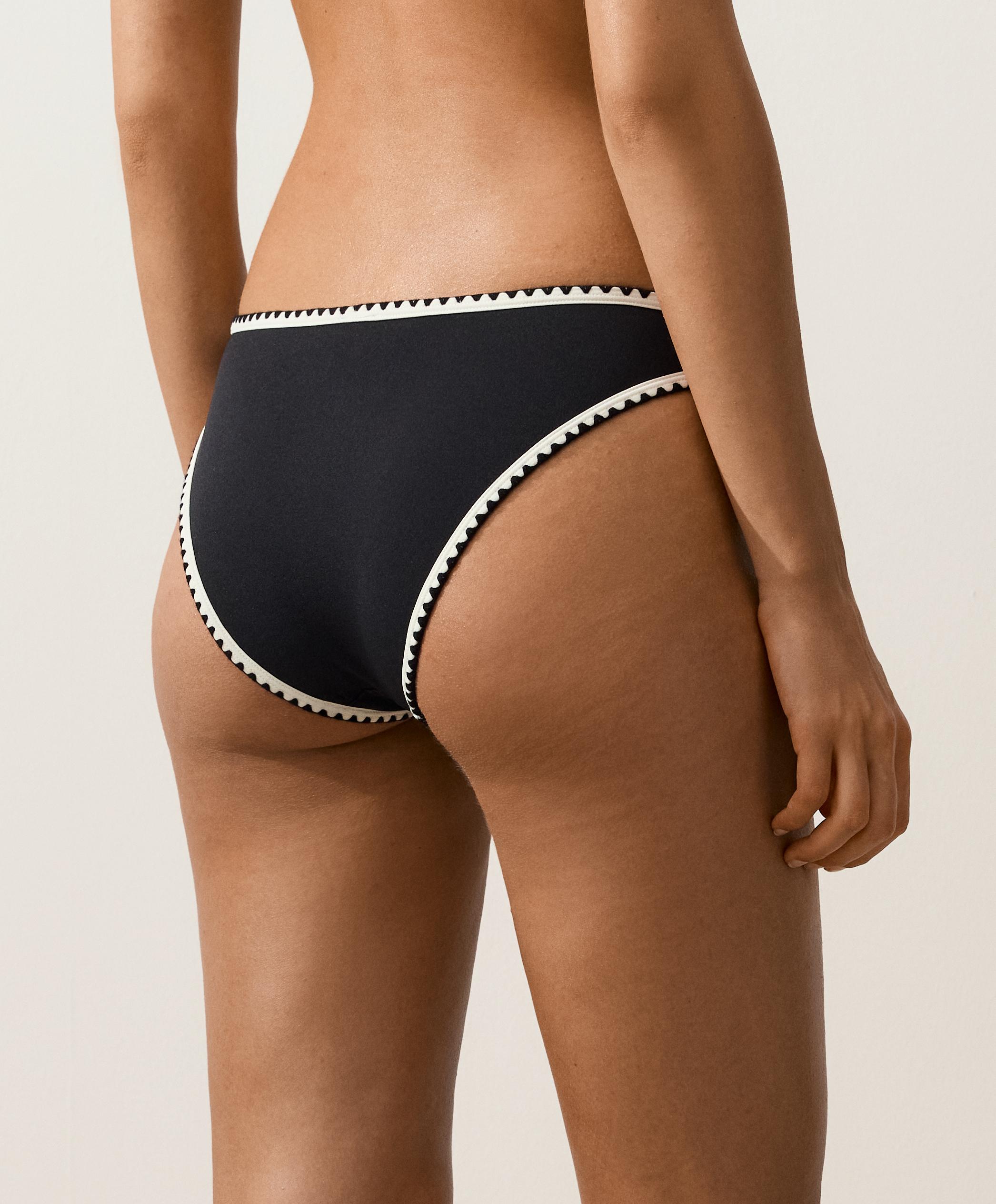 Contrast stitch classic bikini briefs — BLACK