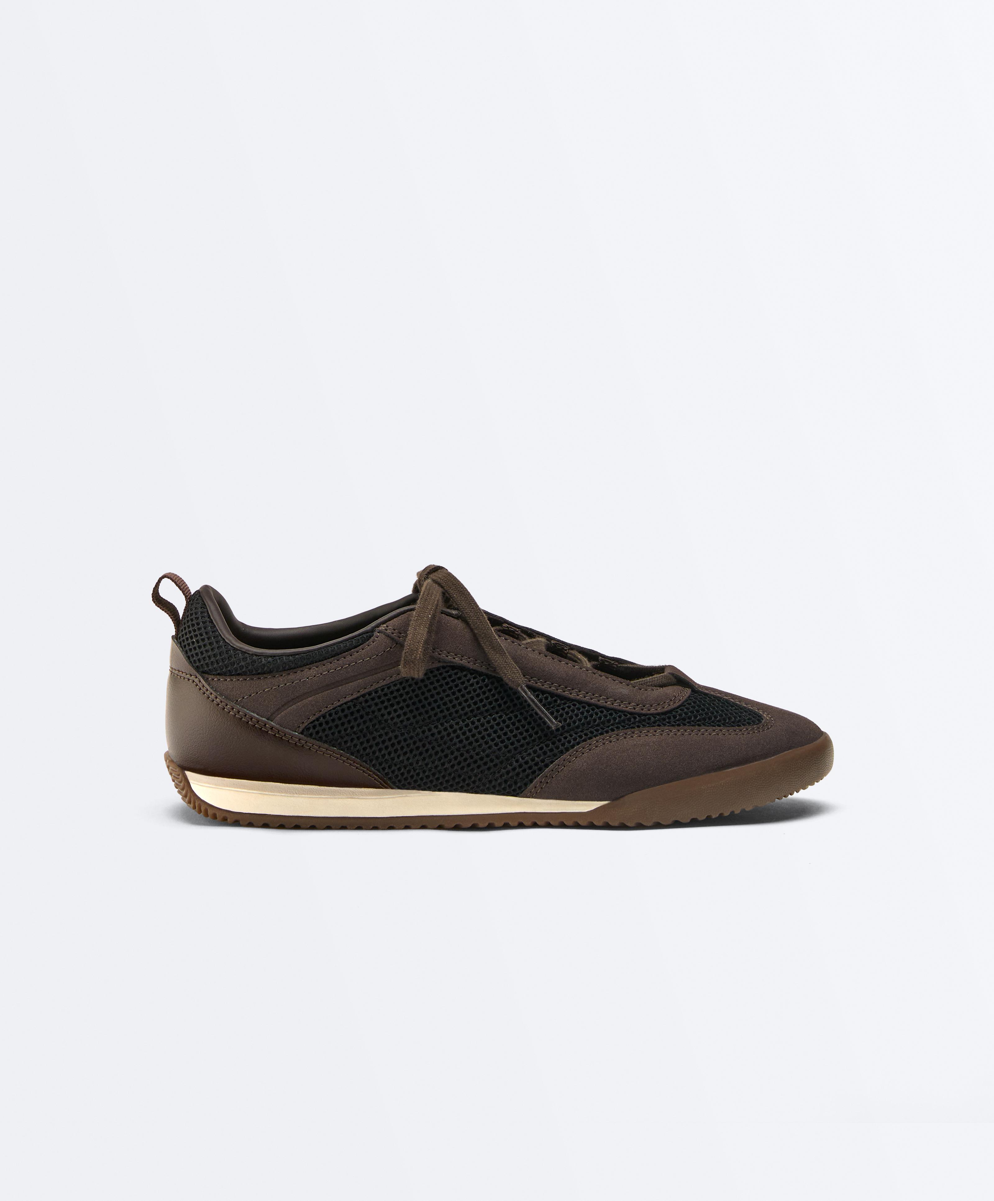 Sneakers i kombineret mesh