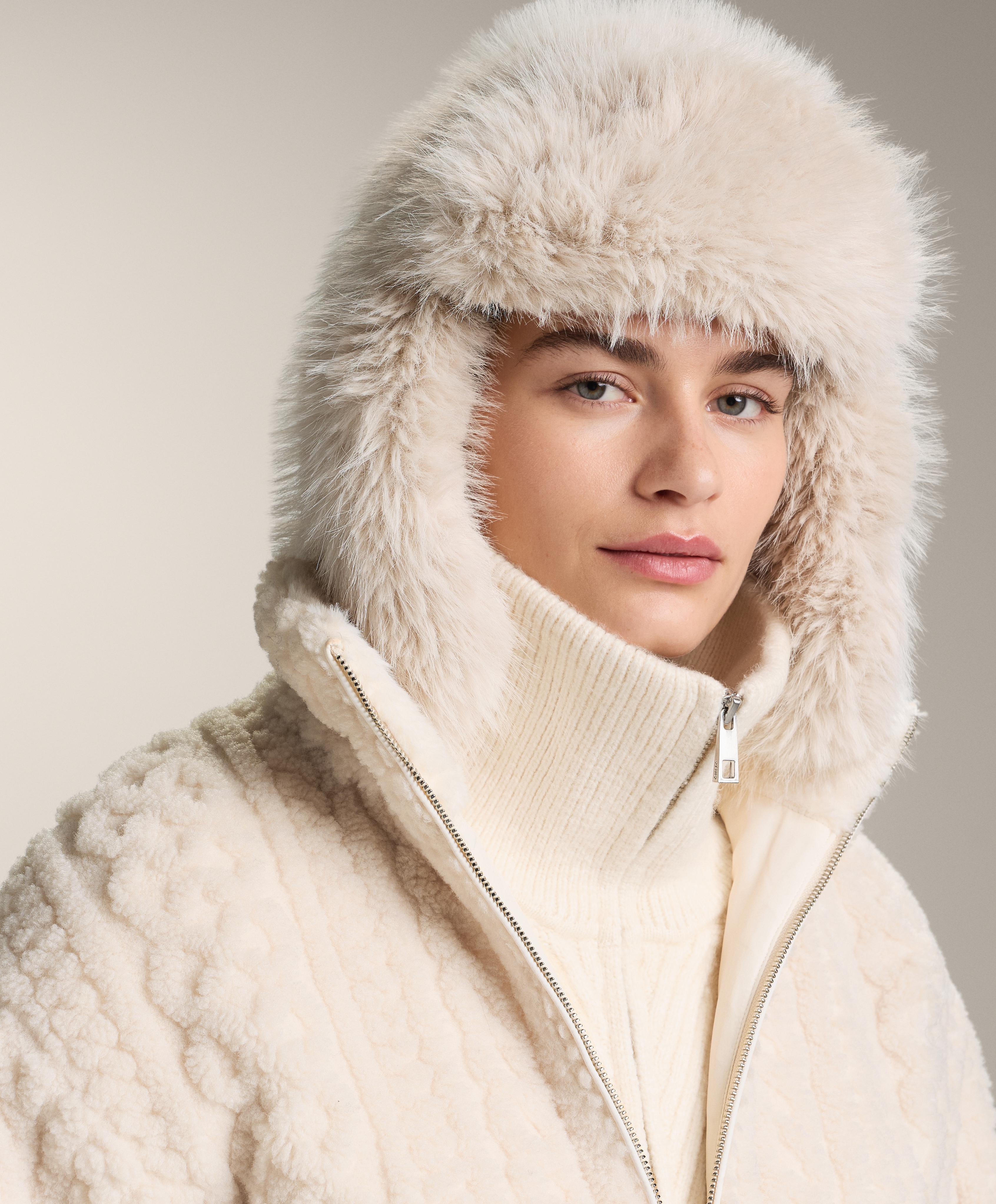 Bonnet effet fourrure