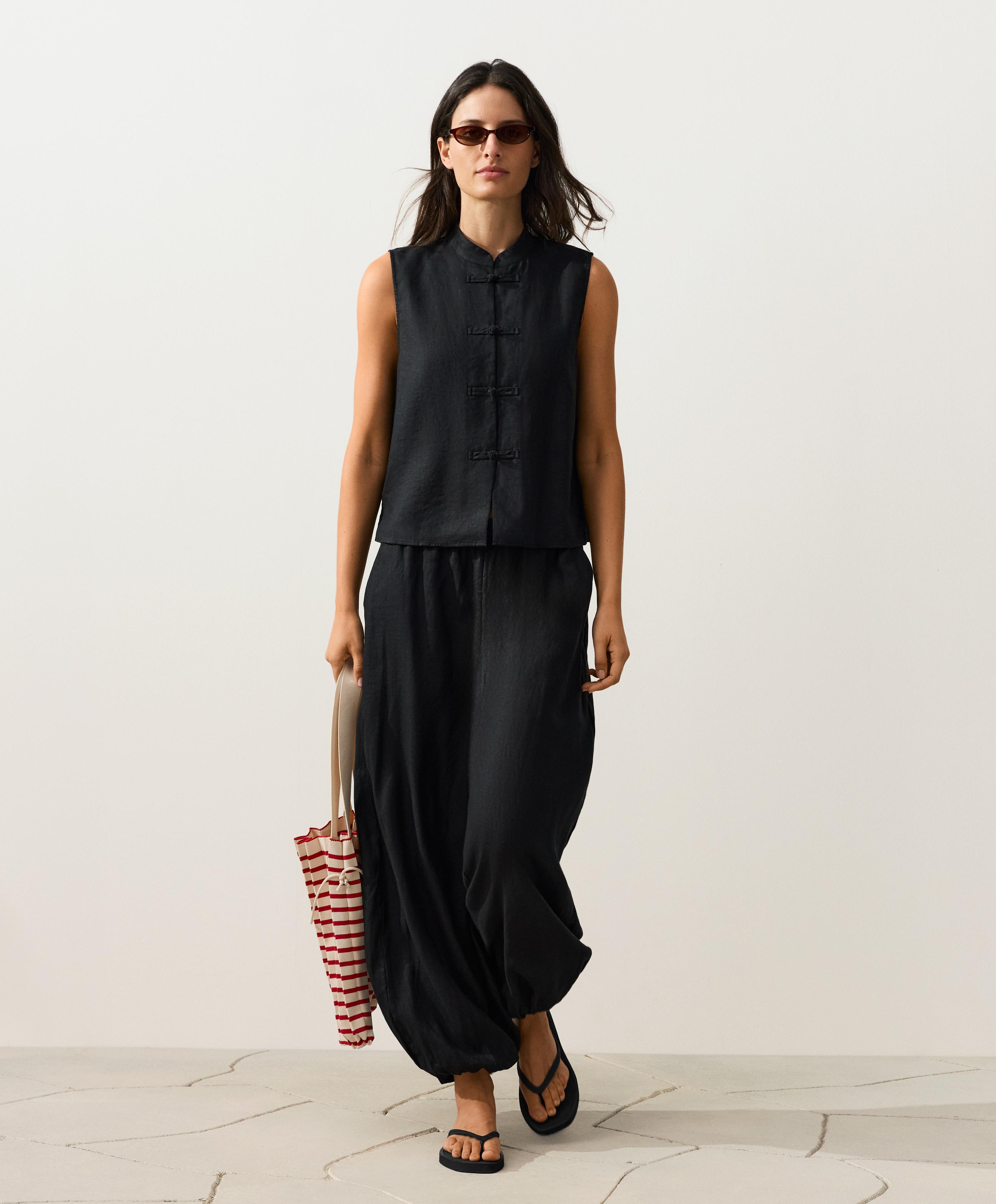 100% linen sleeveless stand-up collar shirt — BLACK
