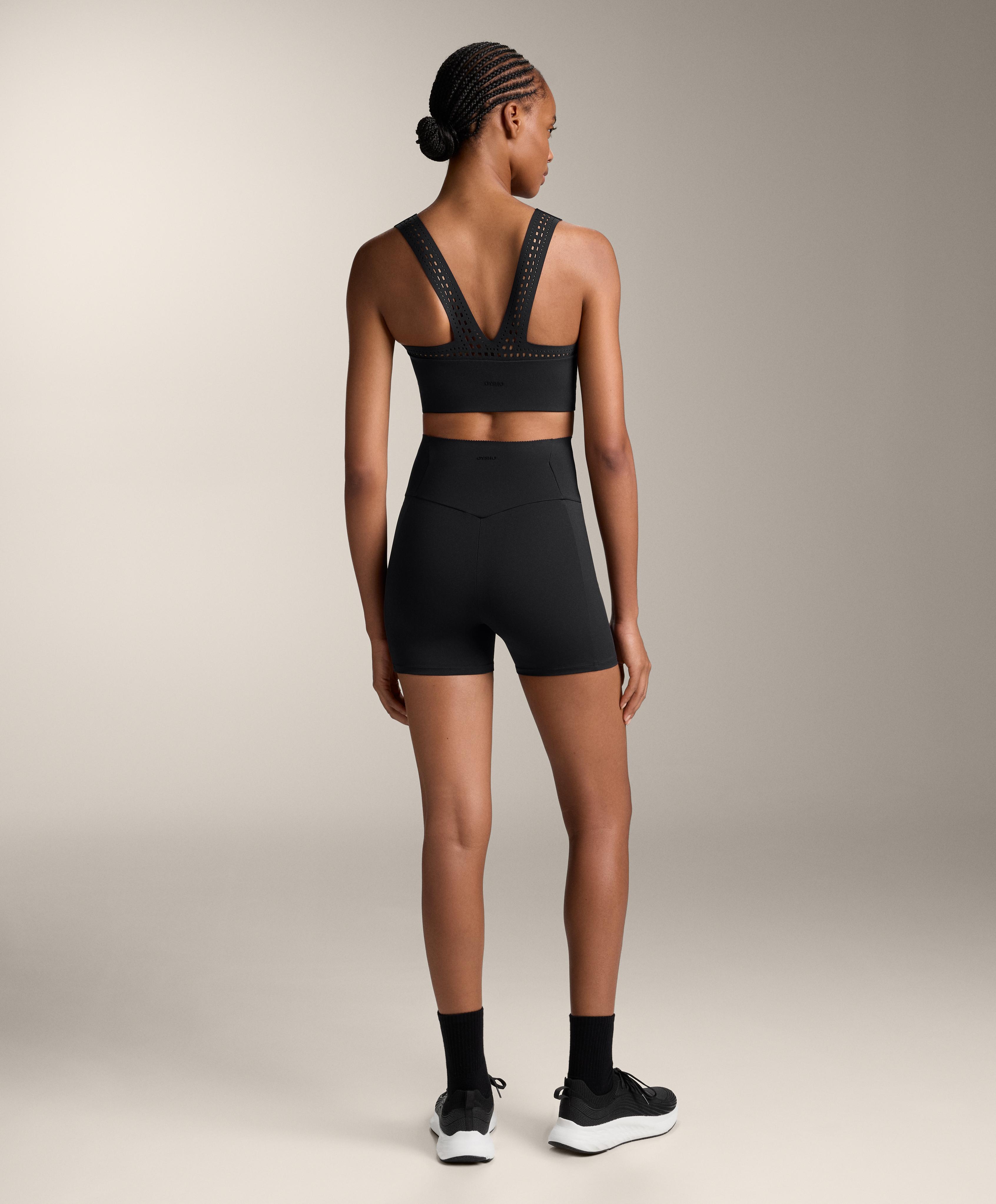 Total look compressive hot pants noir