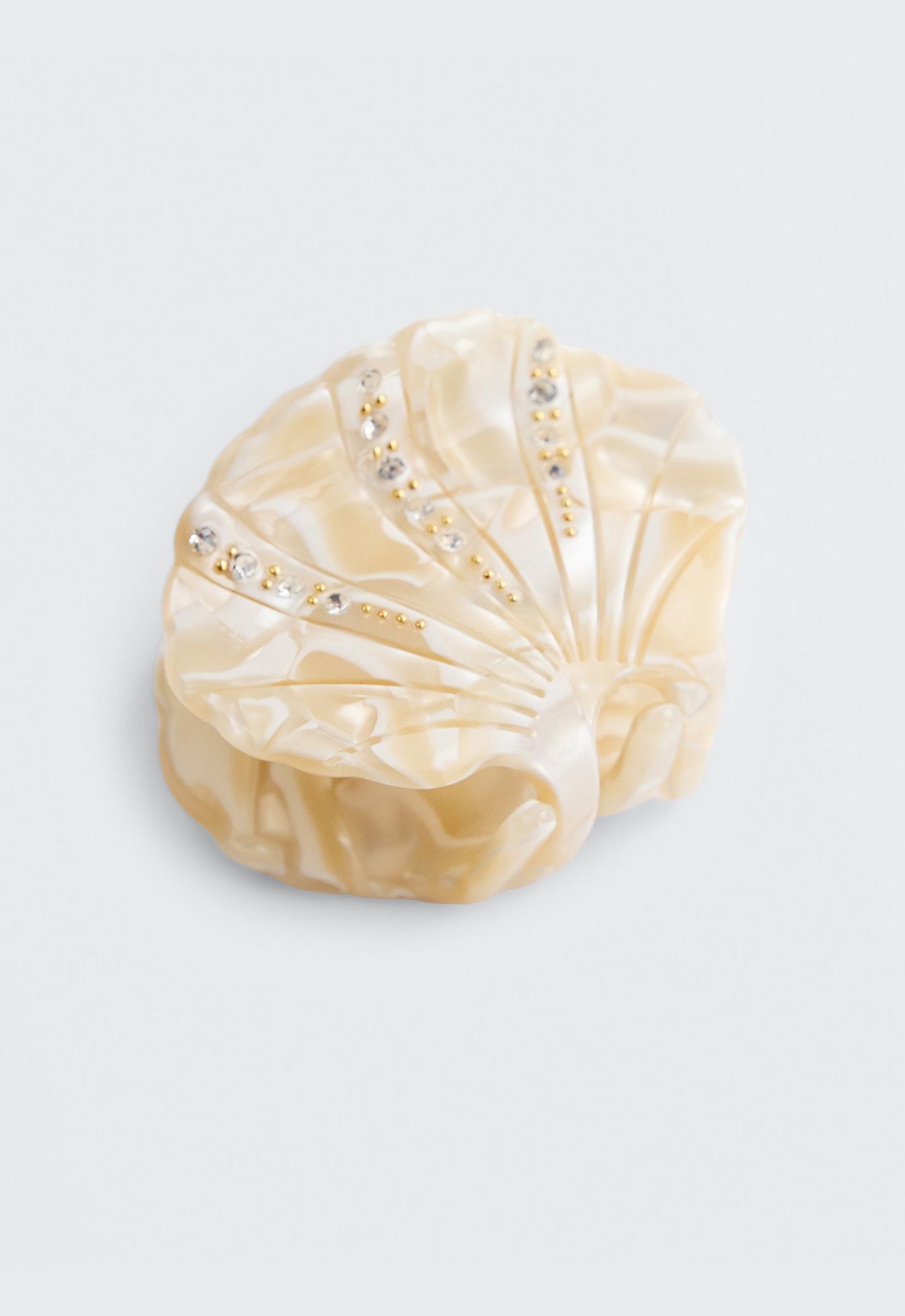 Small shell hair clip — SAND