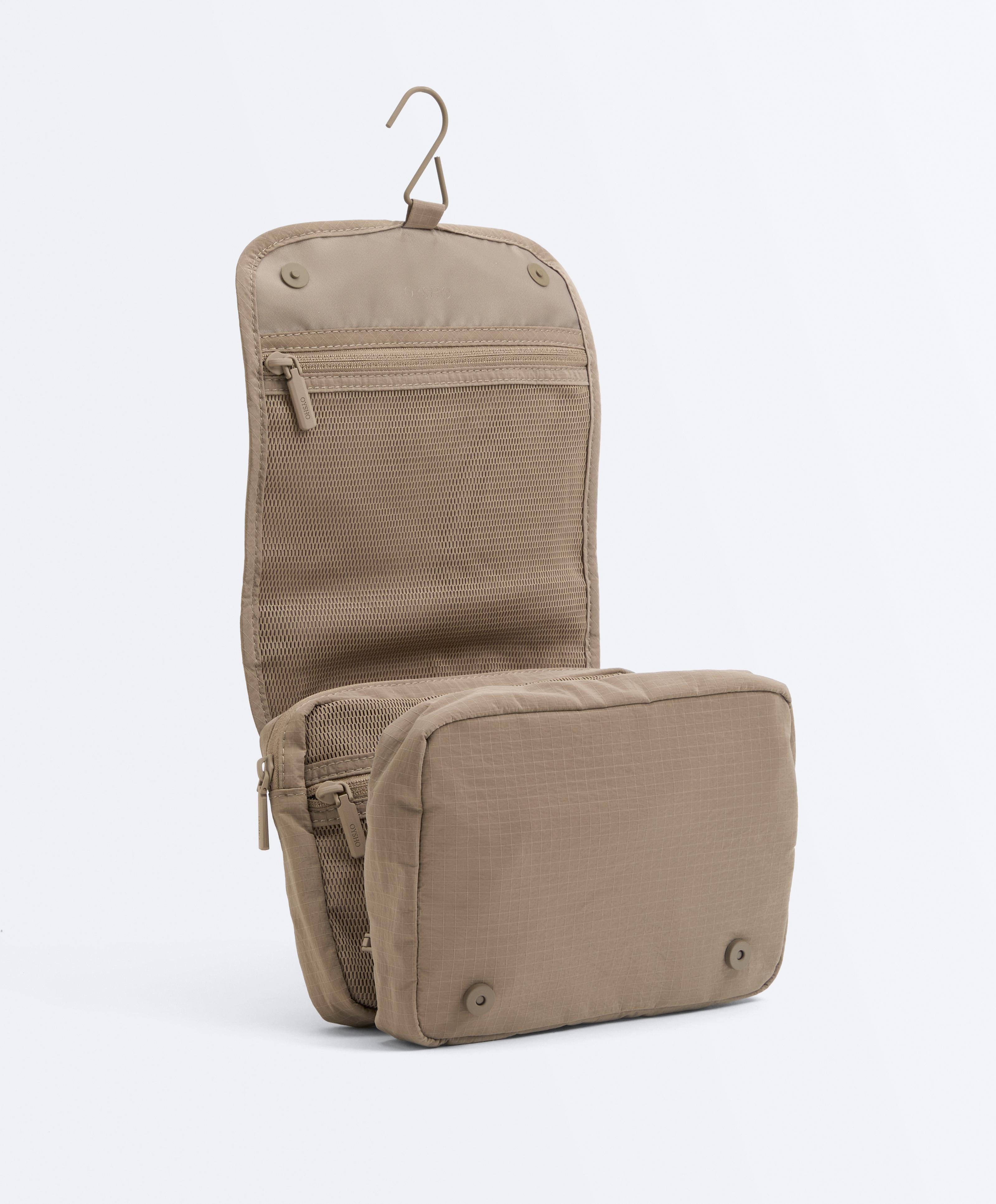 Hanging wash bag Hanging wash bag