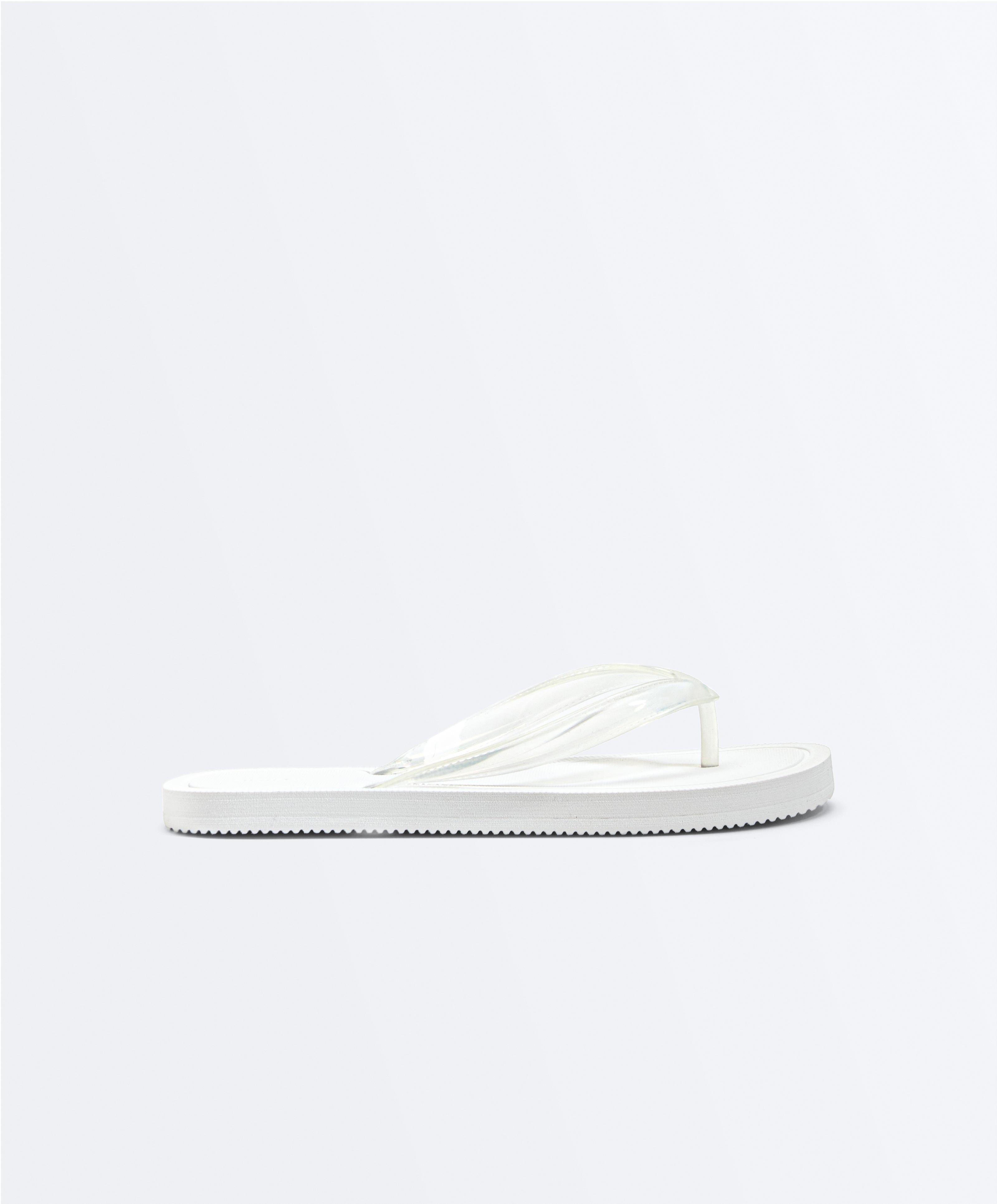 Textured beach sandals Textured beach sandals