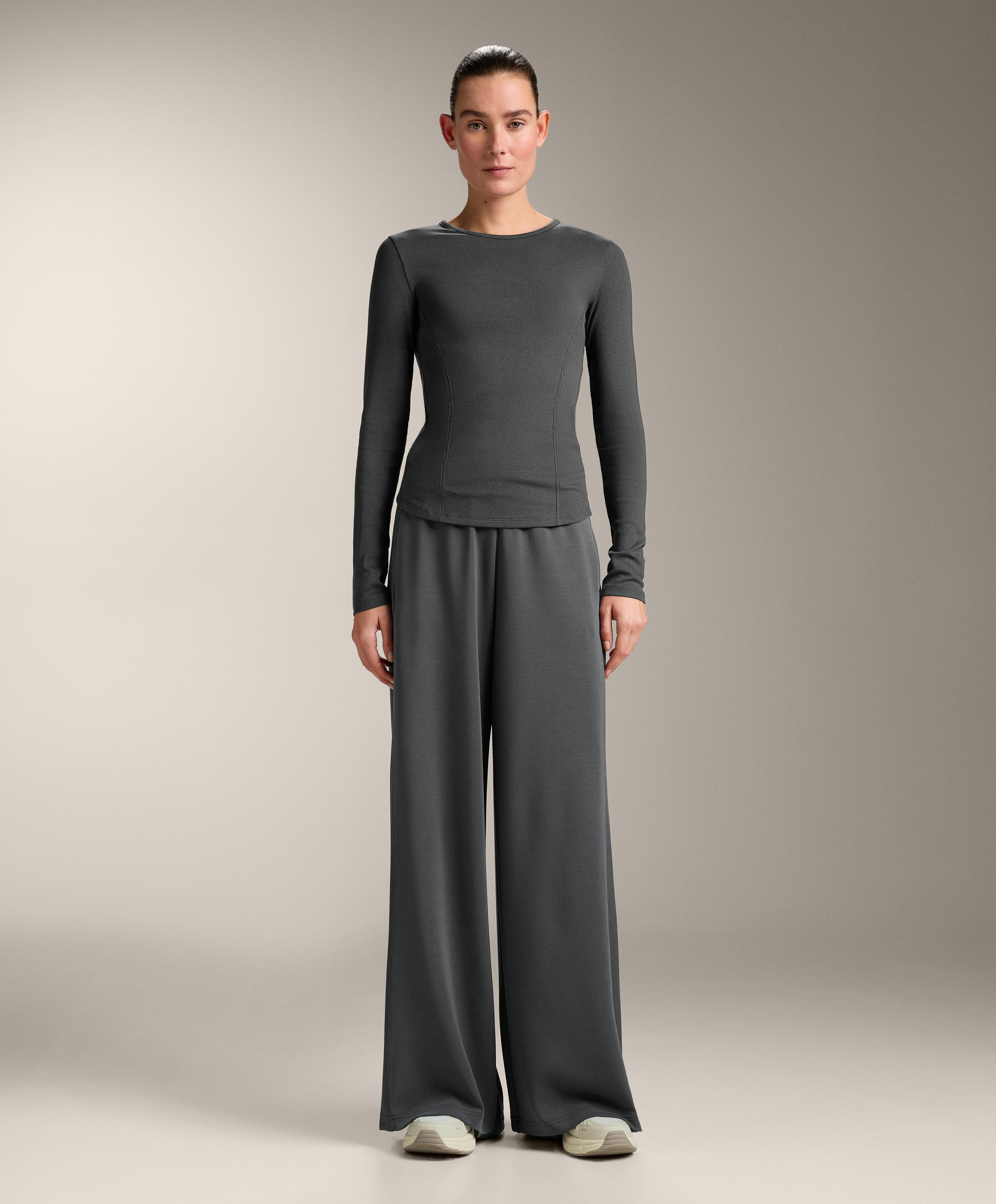 تيشيرت مضلع بأكمام طويلة مع القطن والمودال تيشيرت مضلع بأكمام طويلة مع القطن والمودال