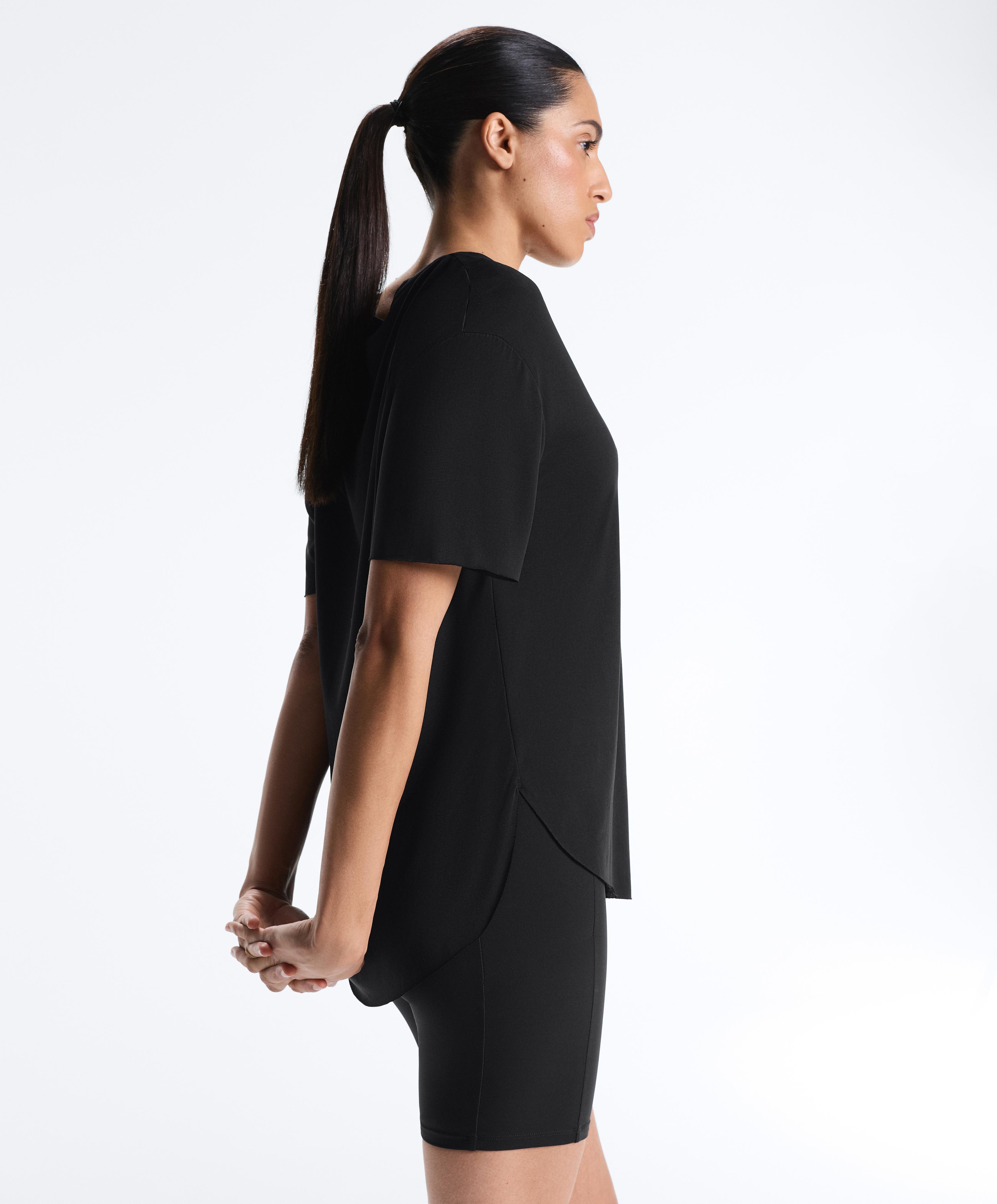 Modal blend short-sleeved T-shirt with rounded back hem — BLACK
