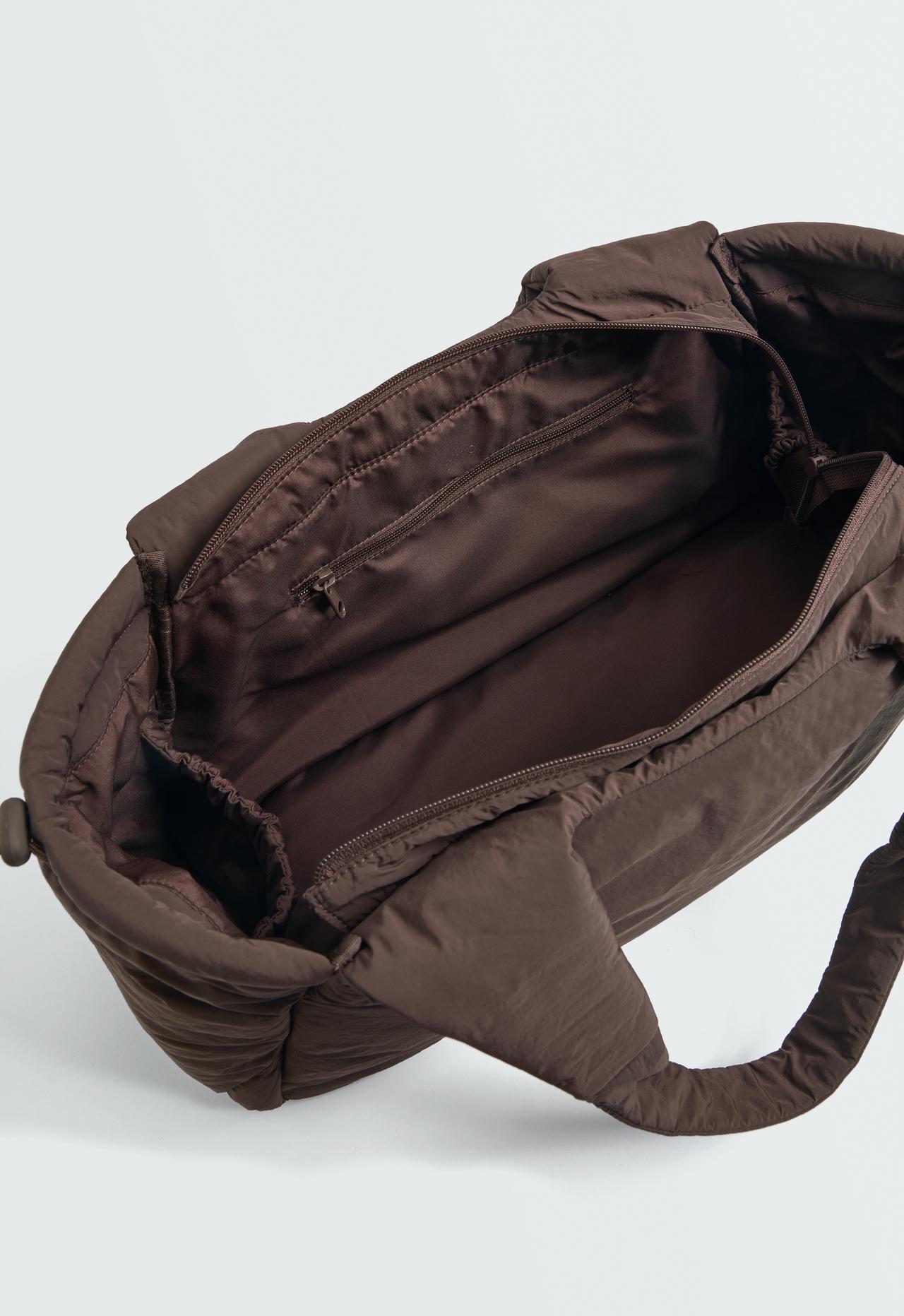 Padded sports bag — BROWN