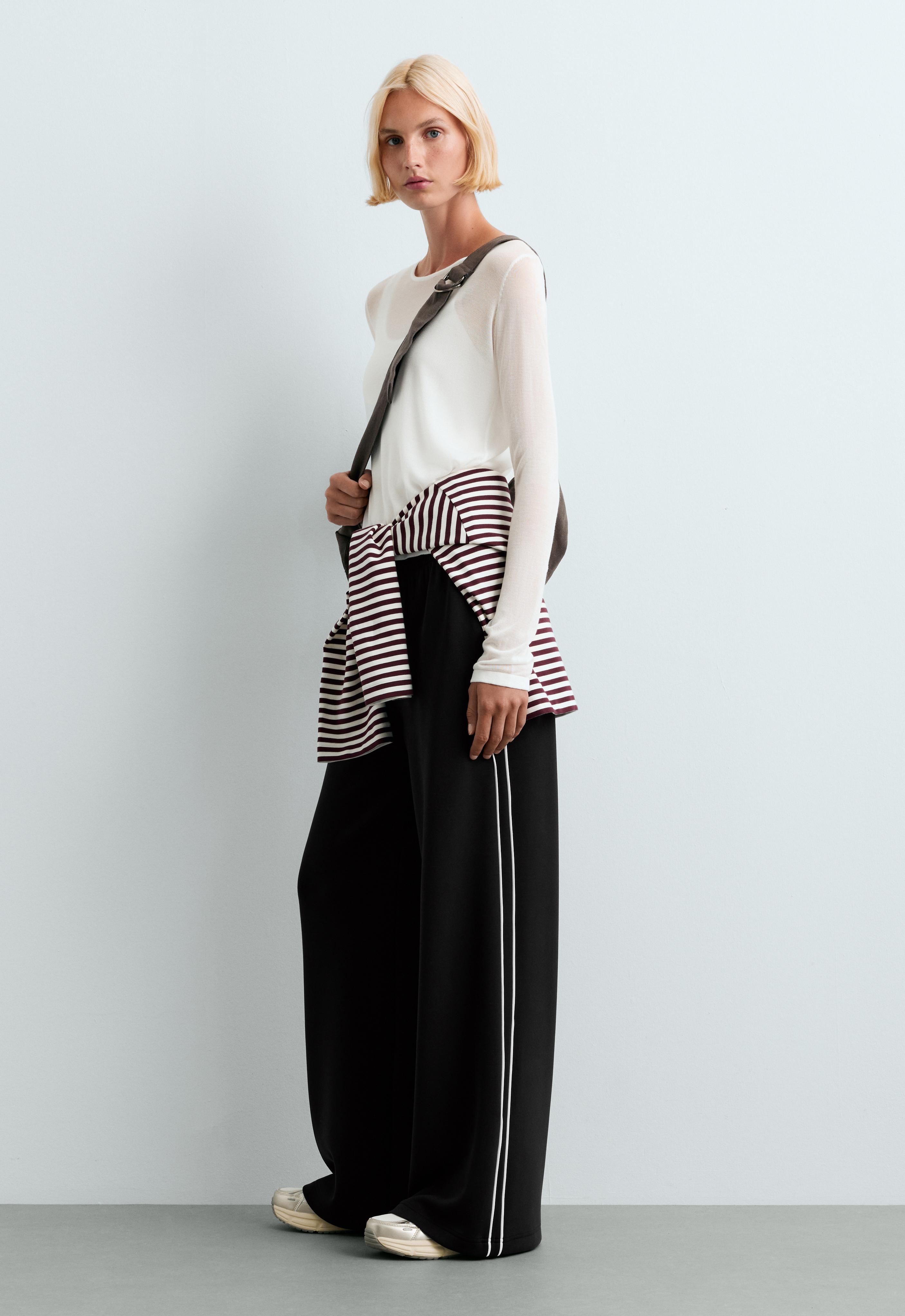 Weite lange Hose mit Modal und Piping