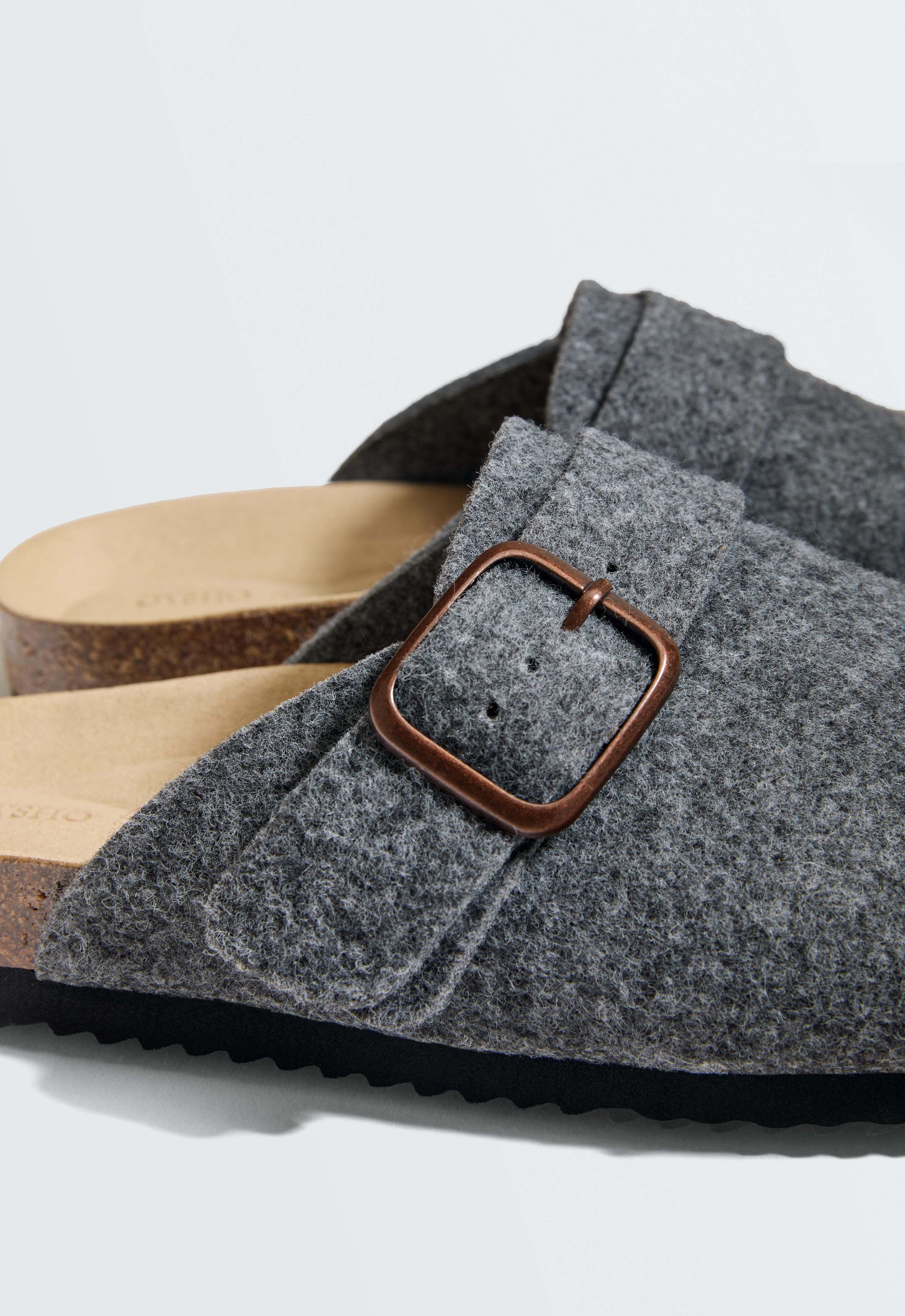 Felt-effect buckle clogs — GREY