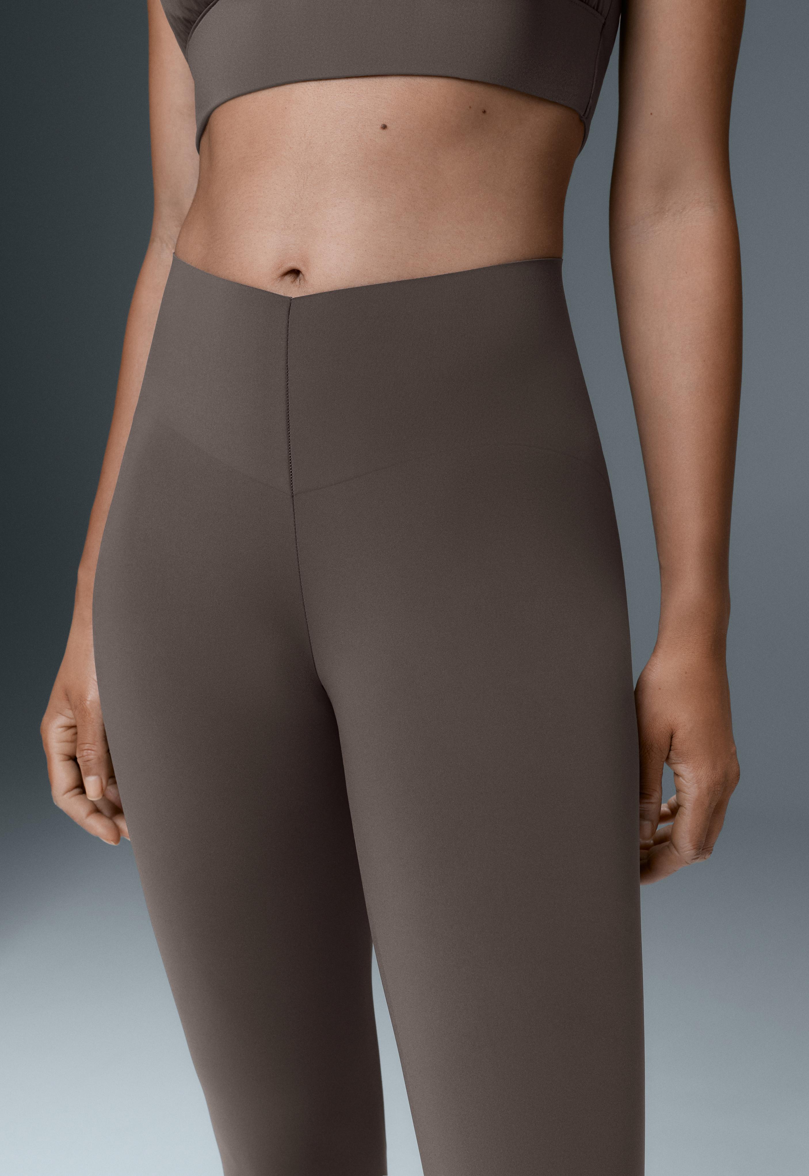 V-cut Light Touch 65cm high-rise ankle-length leggings