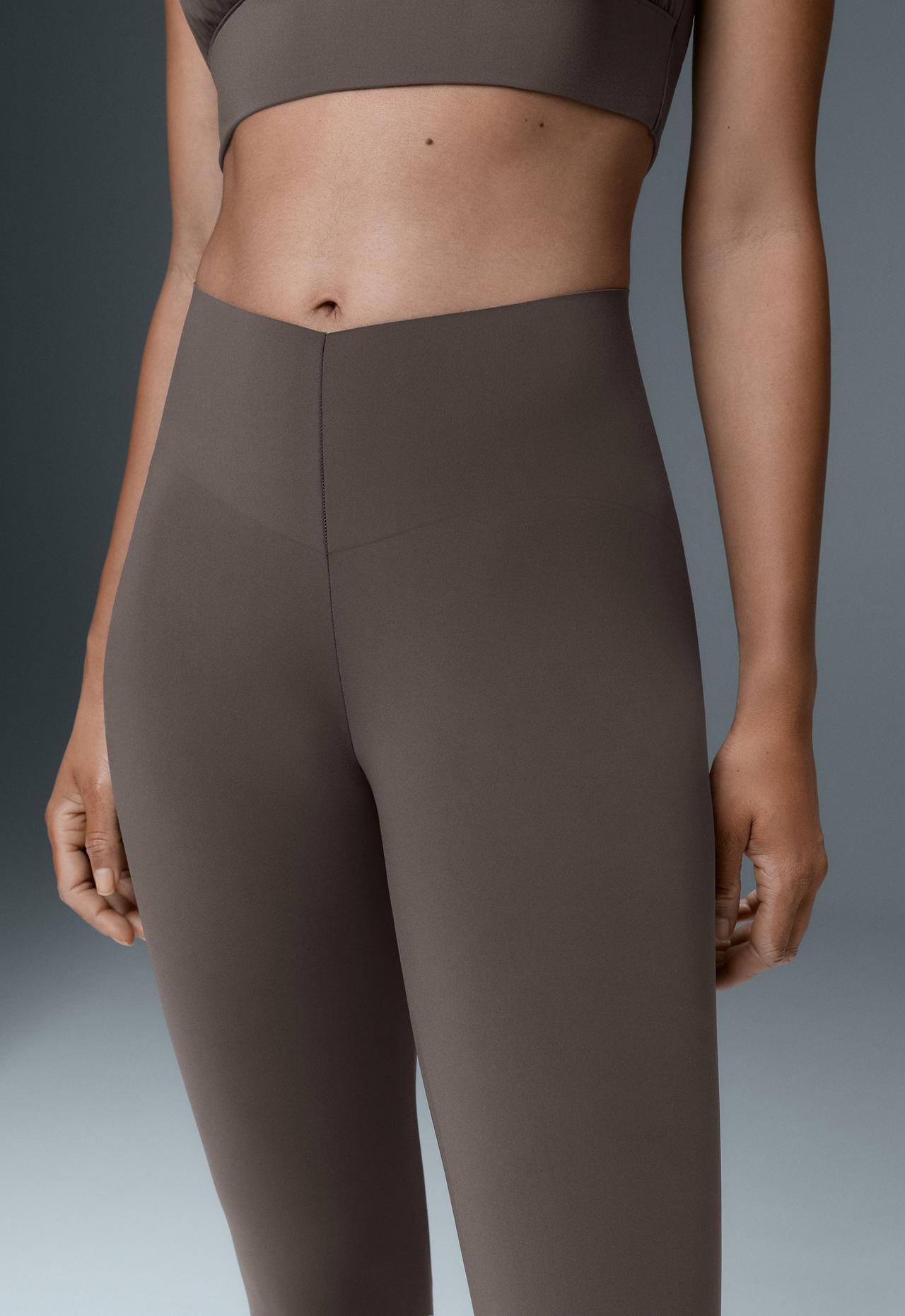 V-cut Light Touch 65cm high-rise ankle-length leggings — BROWN-KHAKI