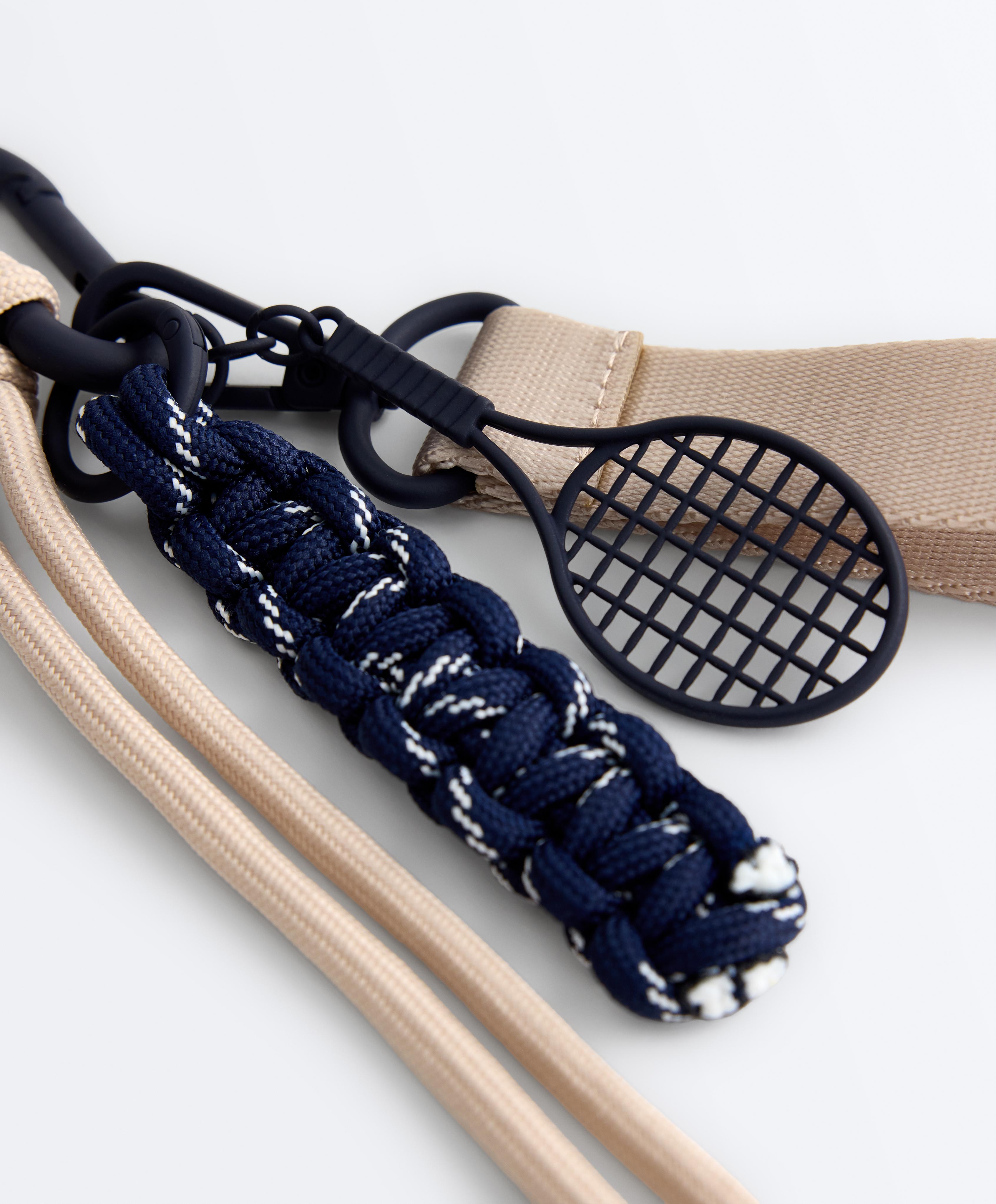 Zawieszka typu charm rakieta