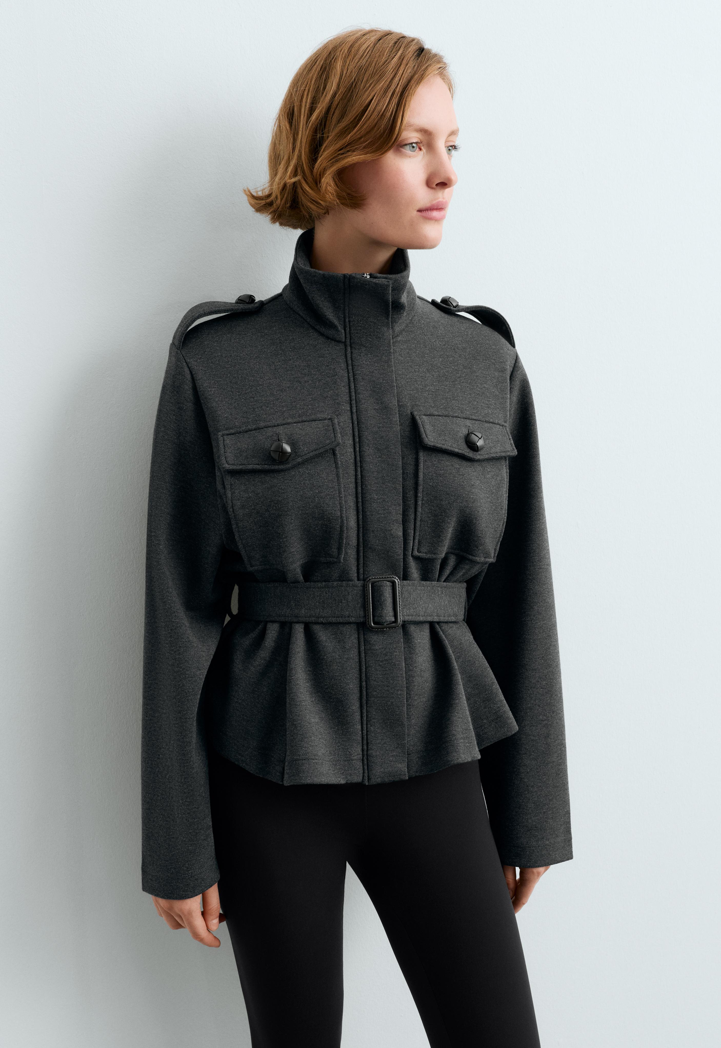 Veste courte en piqué avec coton et ceinture