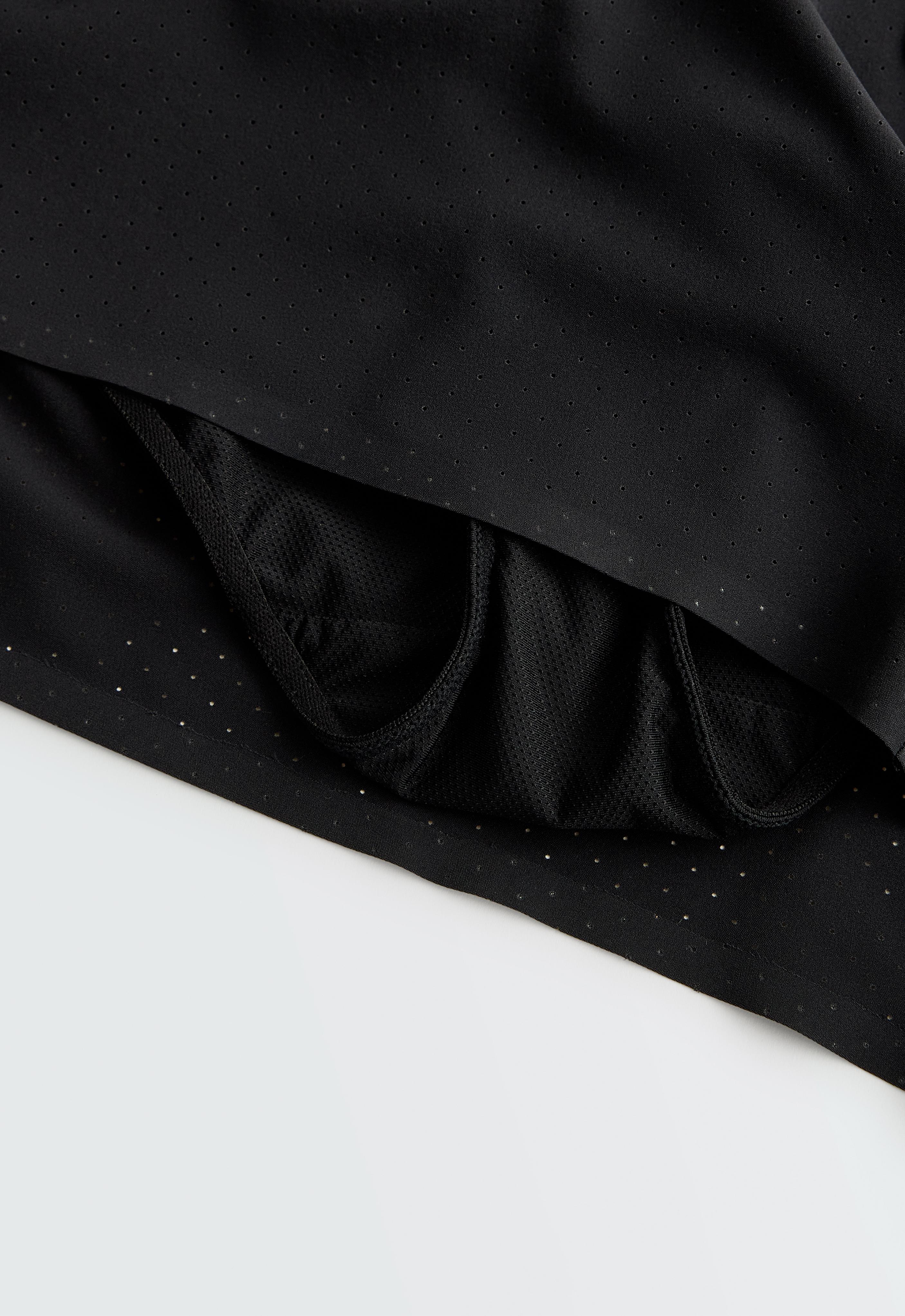 Mid-rise 7cm technical shorts — BLACK