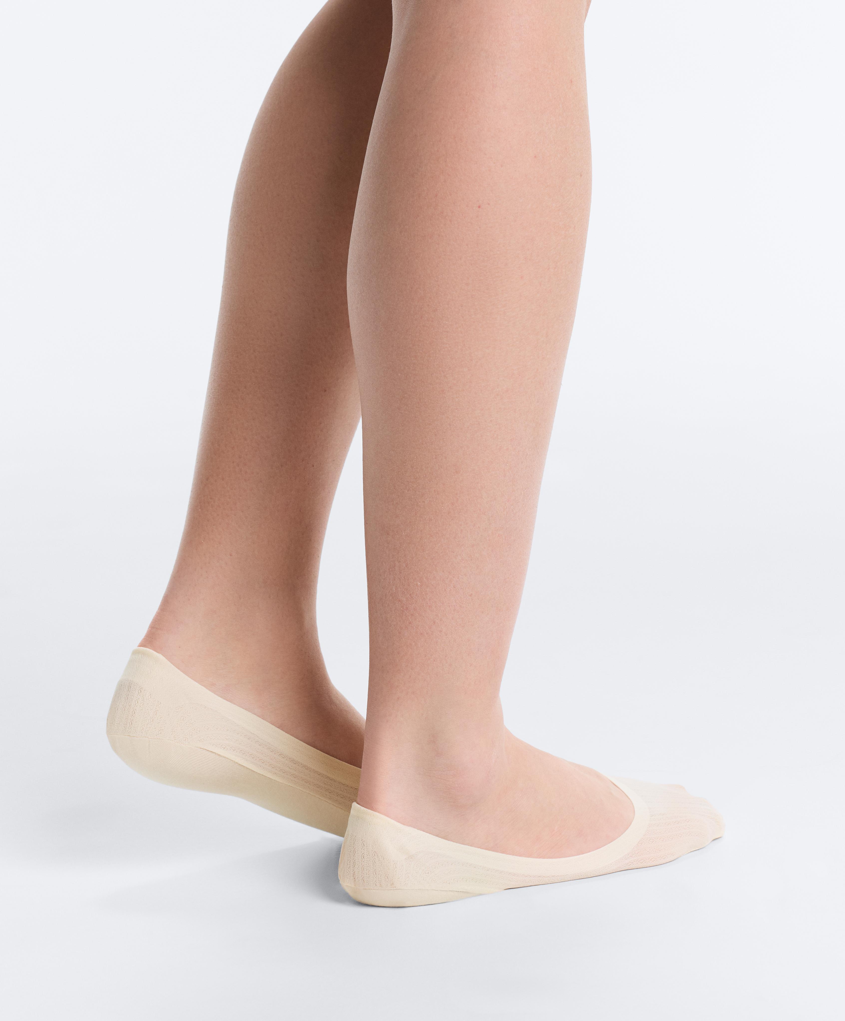2 pairs of textured medium-cut cotton blend invisible socks — BROWN