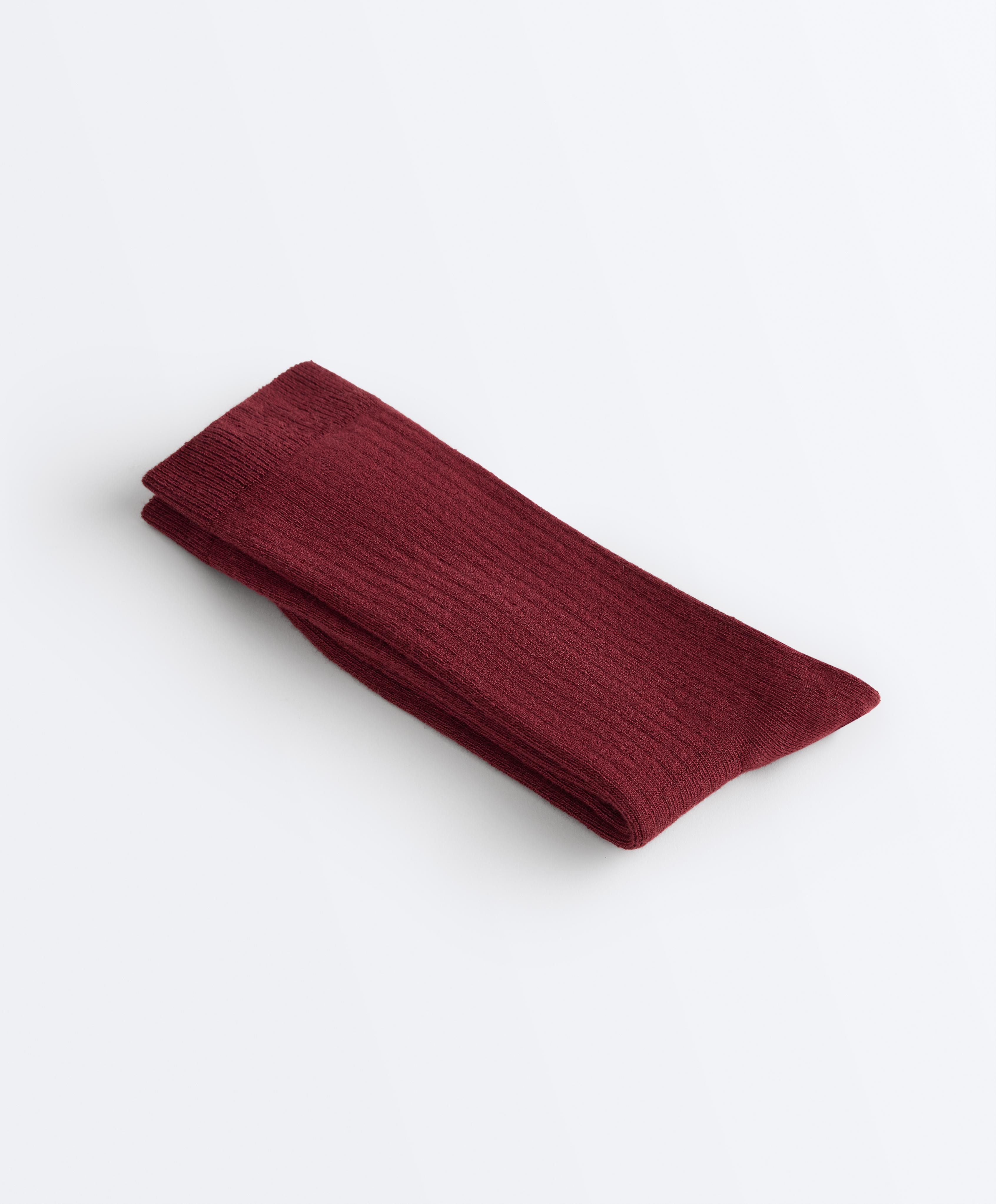 Modal blend classic socks with 13% cashmere — MAROON