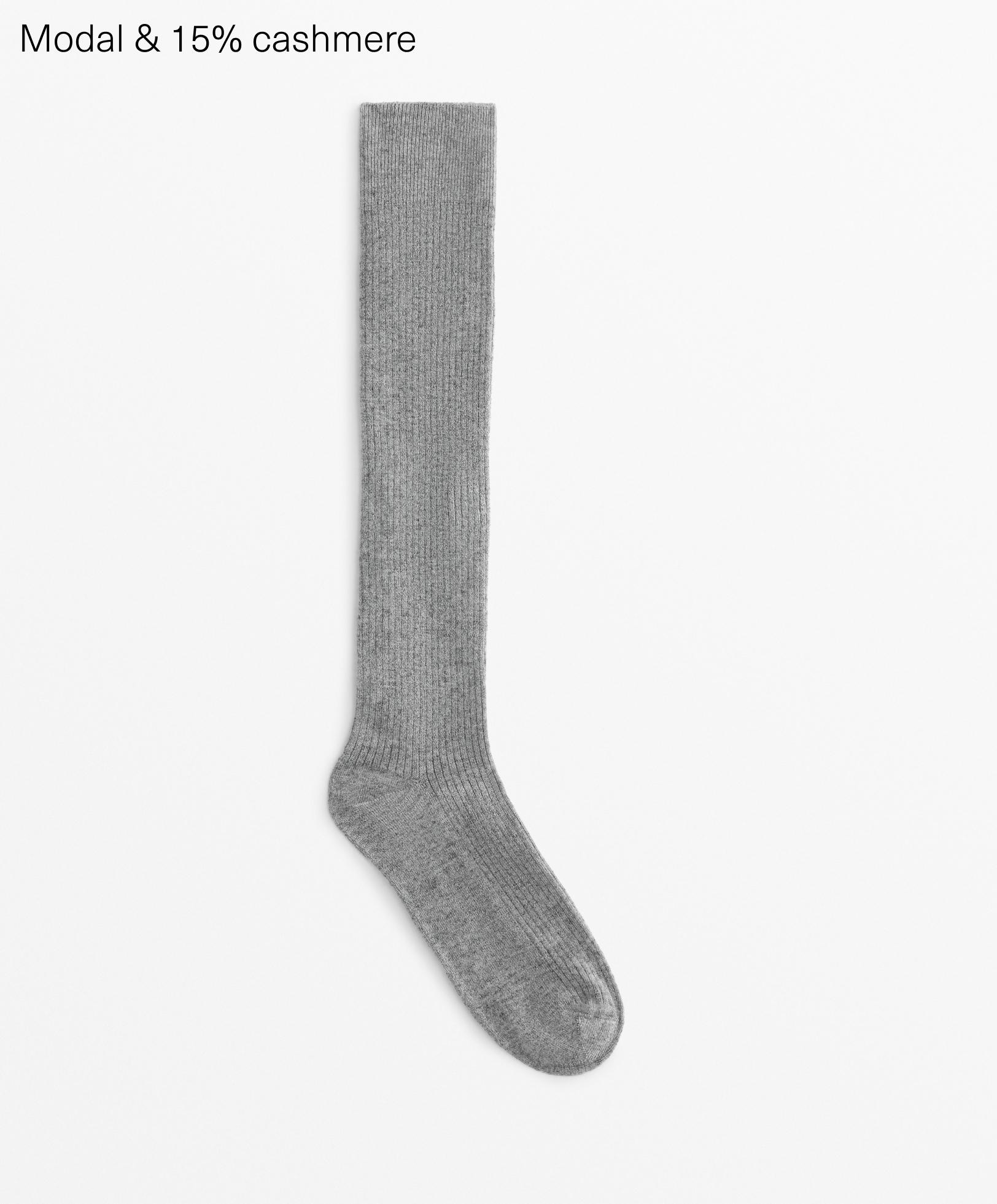 Lange Socken aus 15 % Cashmere und Modalmischung