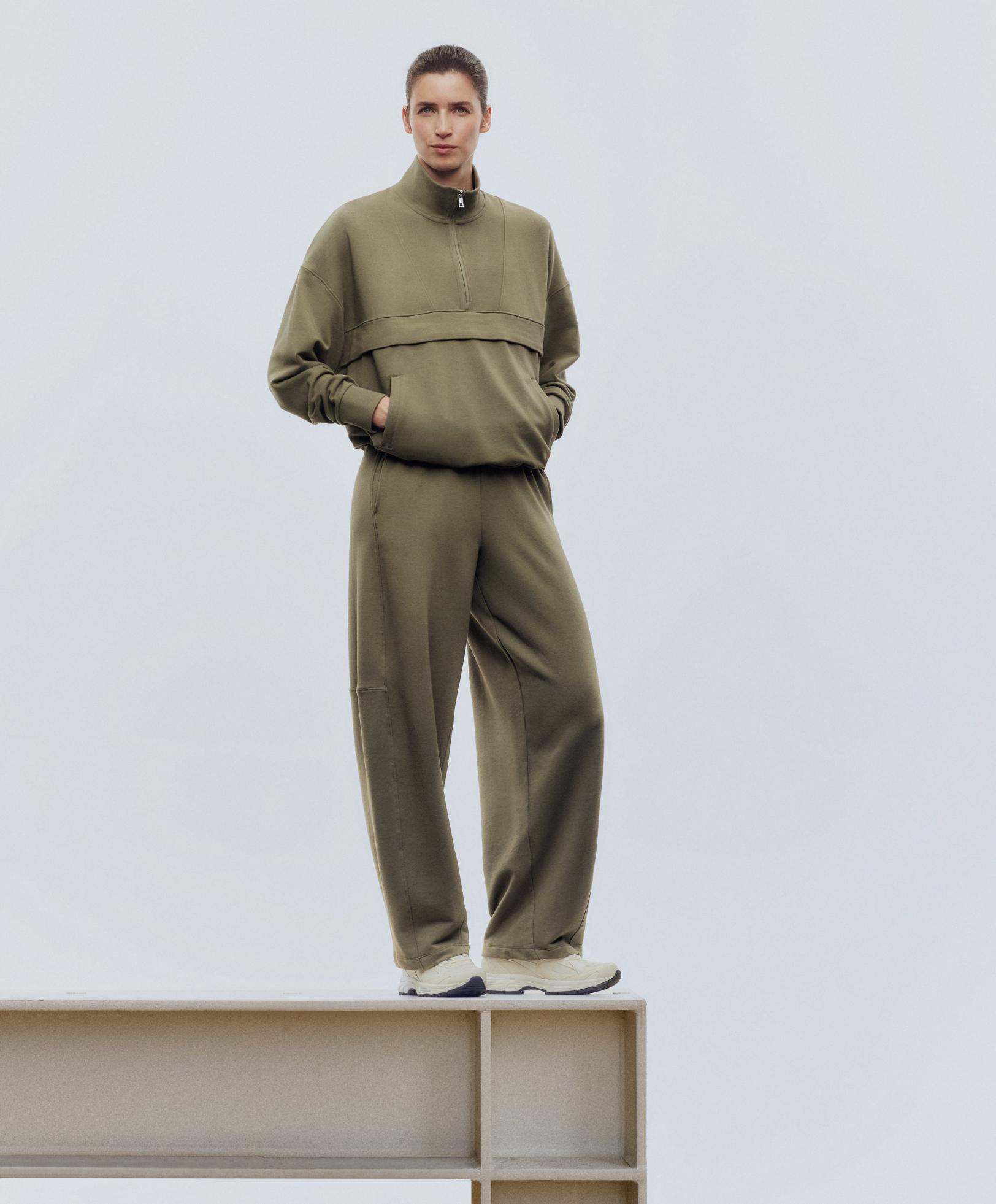 Wide straight-leg trousers with cotton and modal