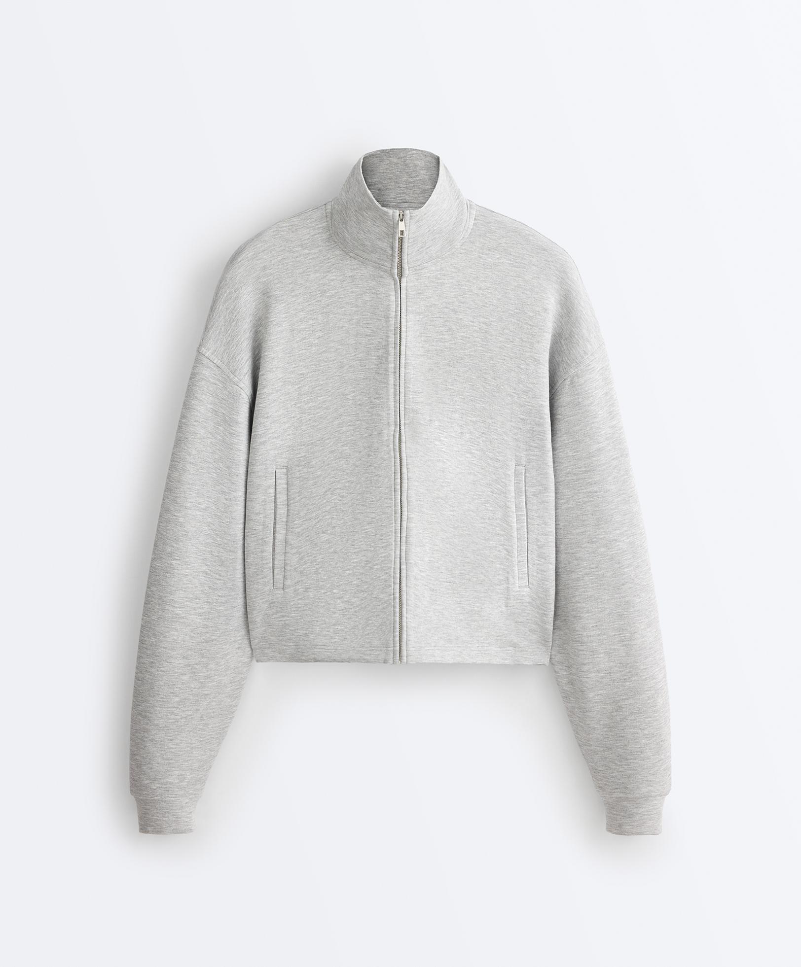 Gri melanj dokulu total look