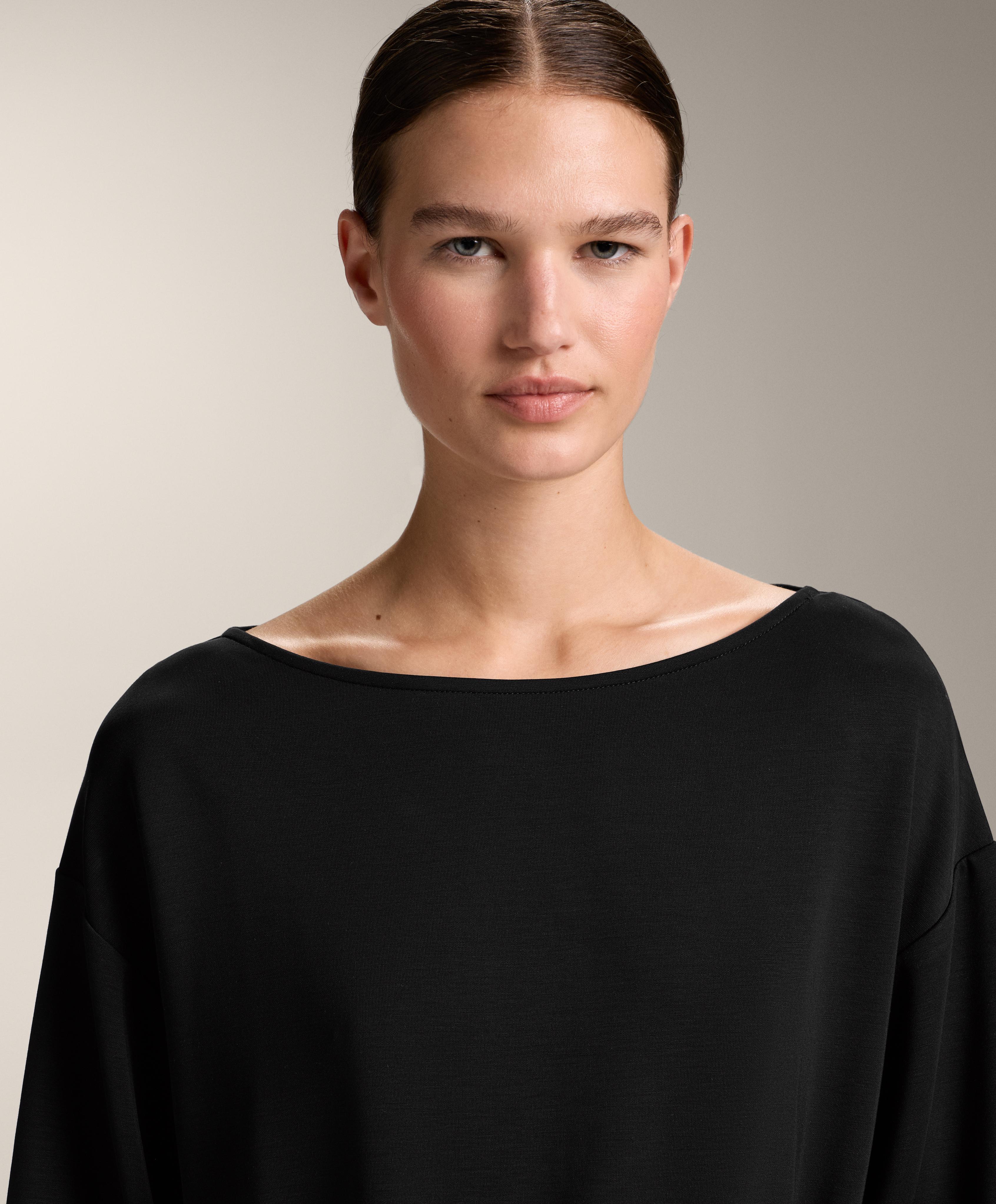 سويت شيرت طويل بعقدة وملمس ناعم من المودال