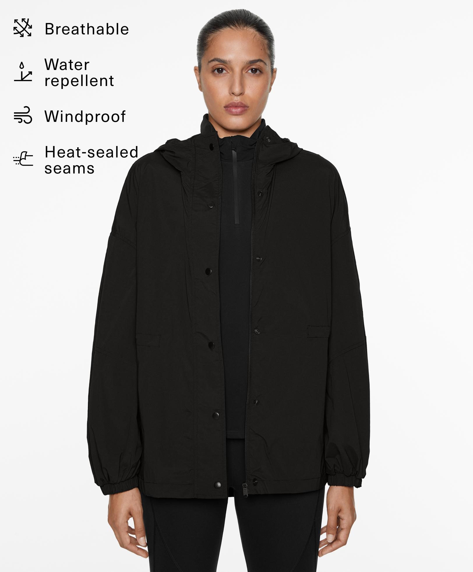 Water-repellent technical windbreaker