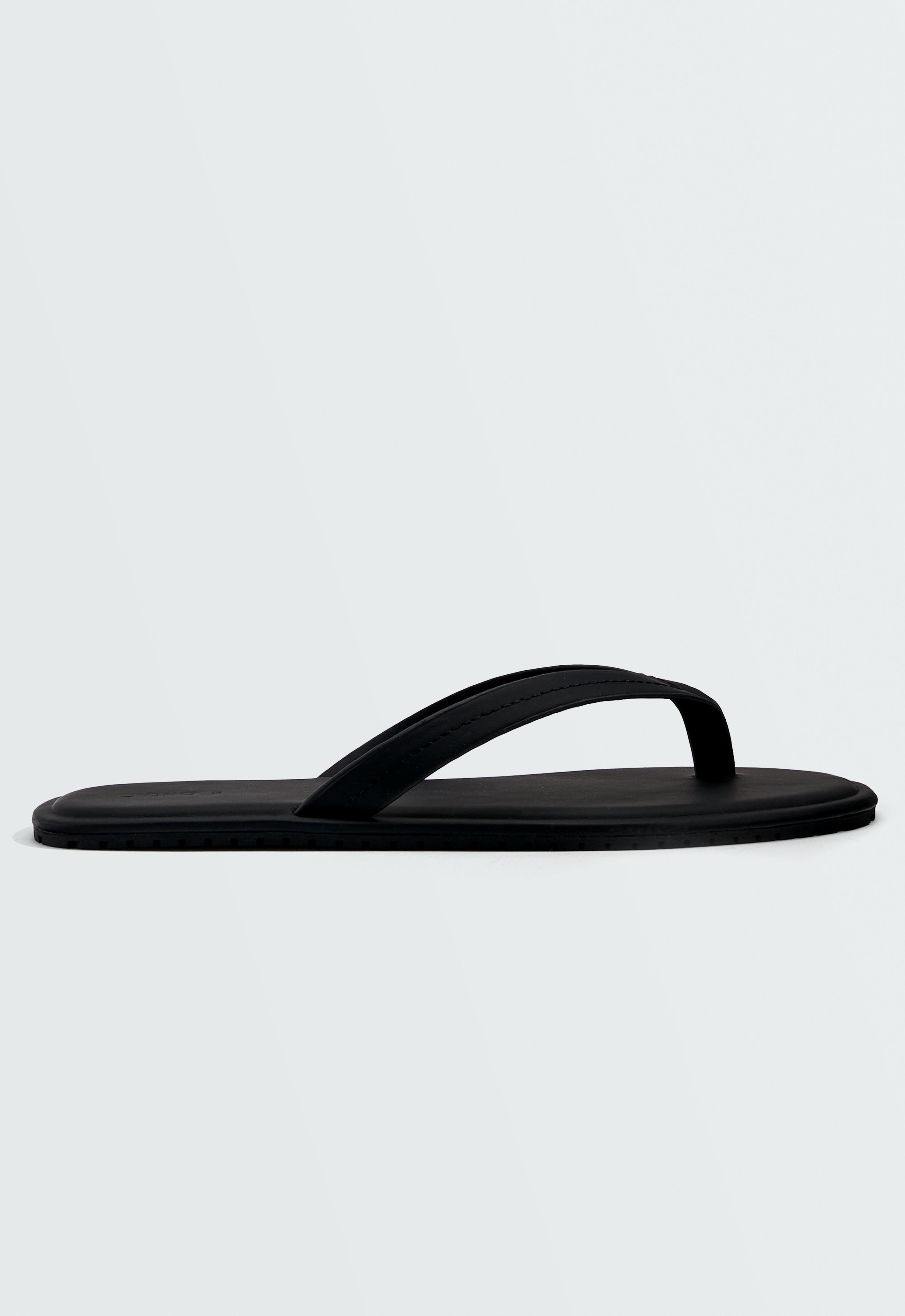 Minimalist flat sandals — BLACK