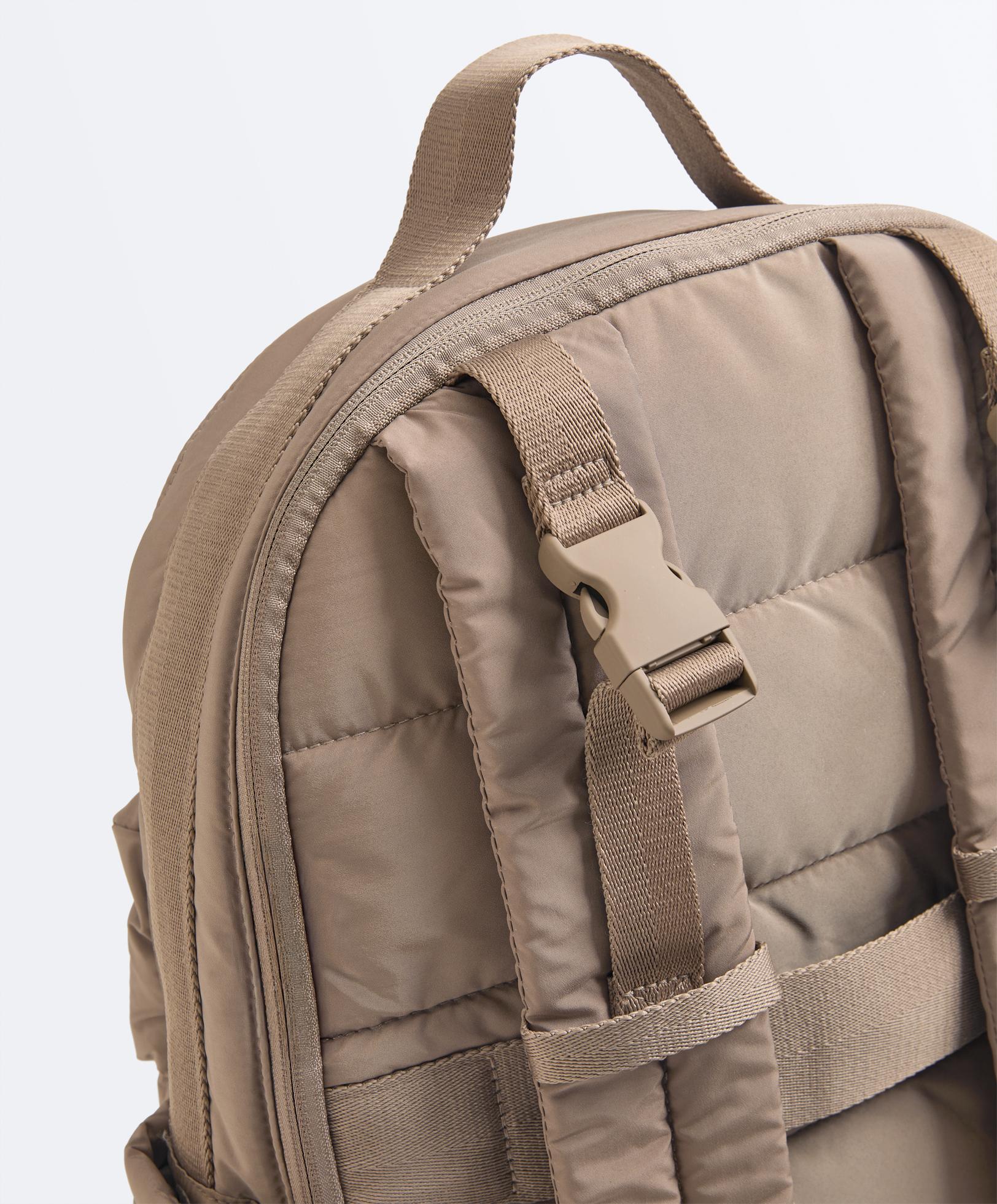 Le sac à dos végétal en lin - DENISE Le sac à dos végétal en lin - DENISE