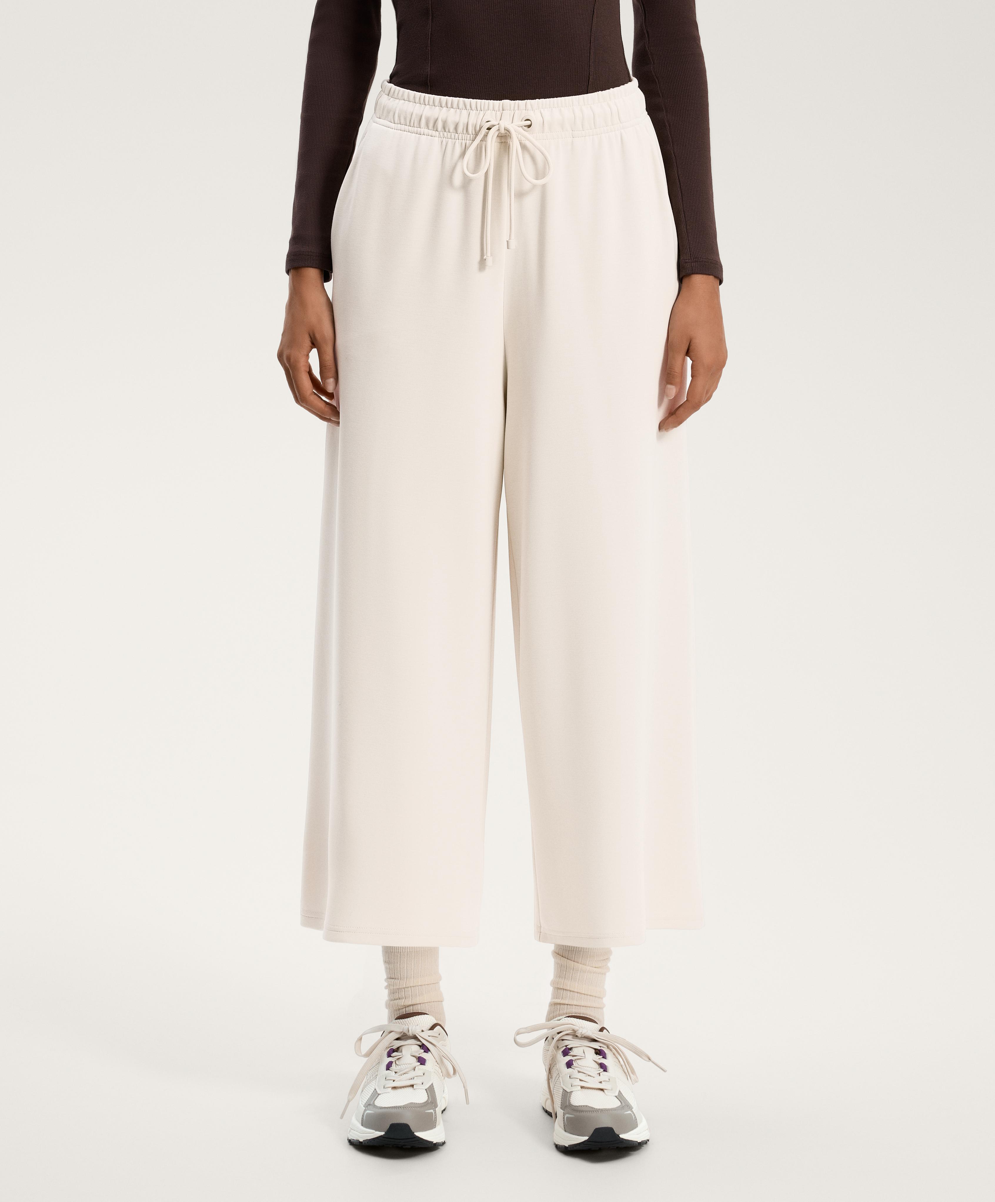 Pantalón crop ancho con modal tacto suave