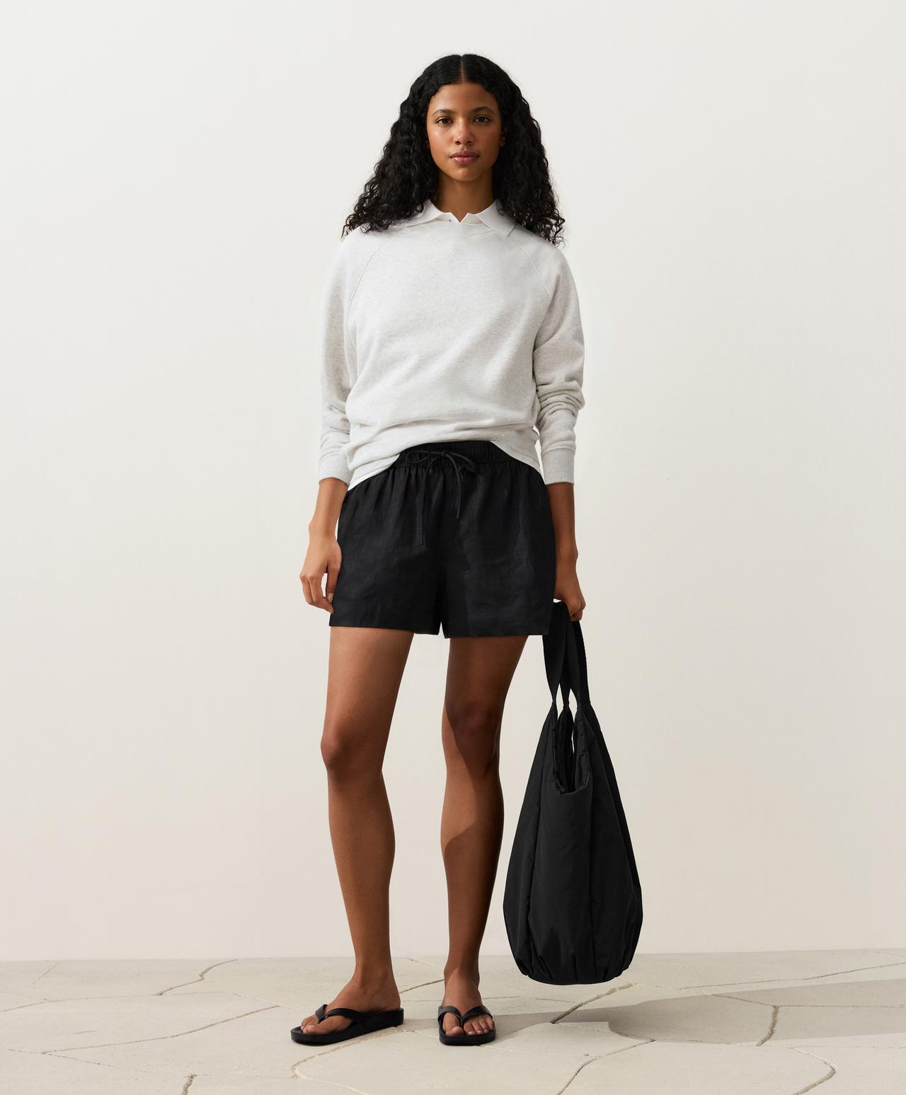 100% linen mid-rise shorts — BLACK