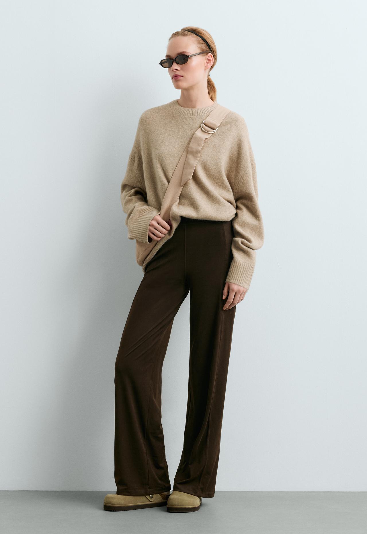 Suede-effect straight-leg trousers — Dark chocolate