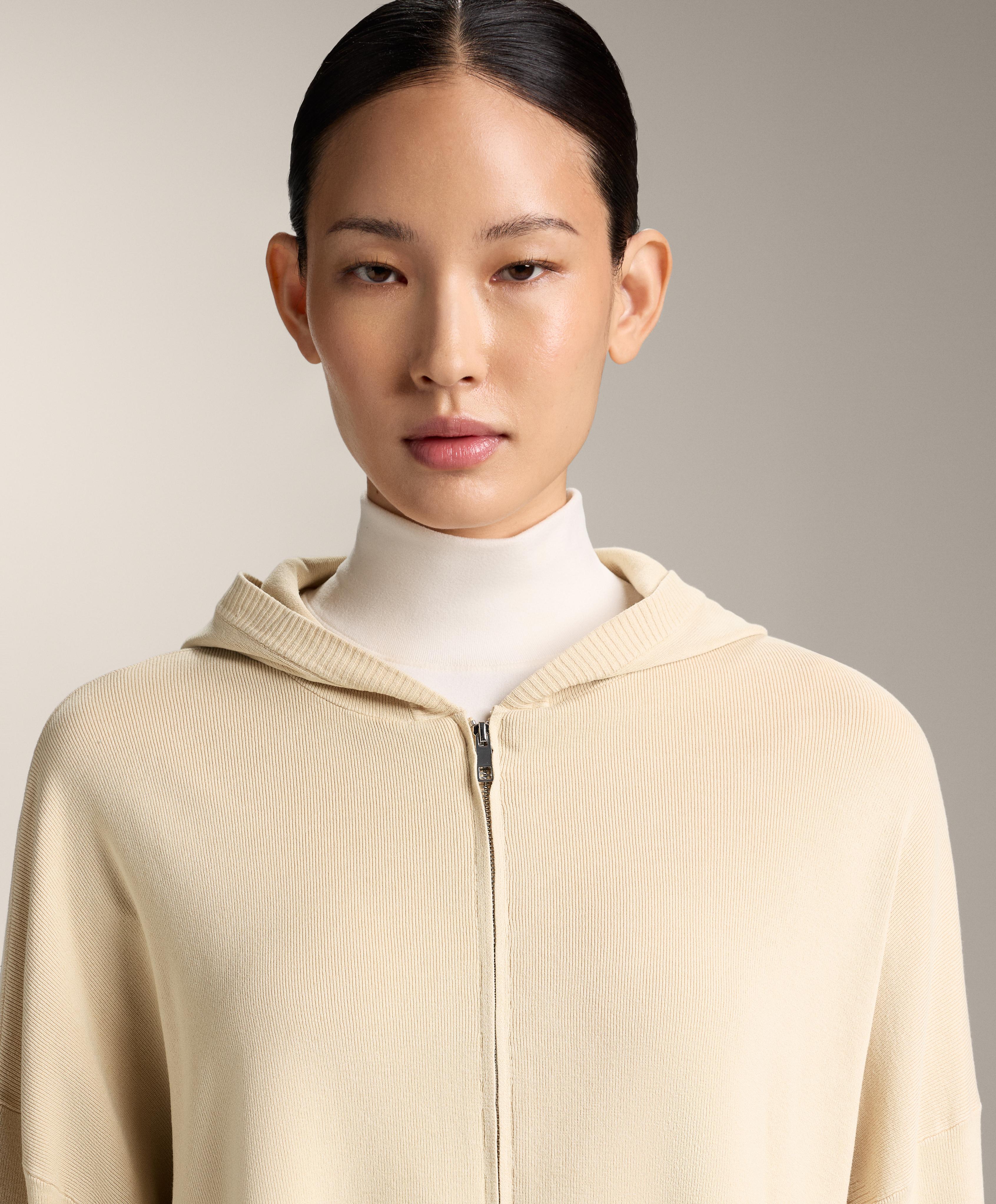 Long knit hooded jacket Long knit hooded jacket