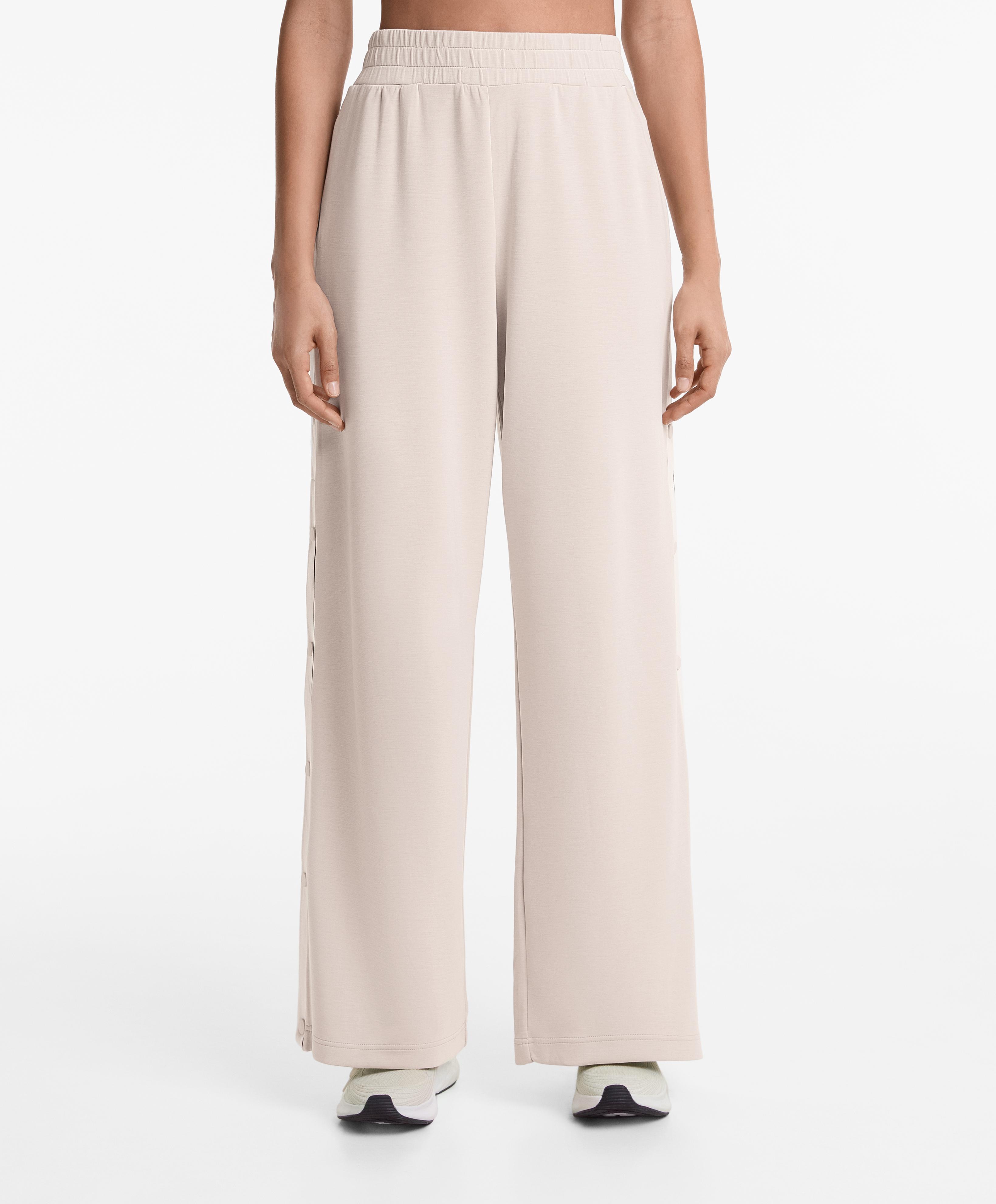 Pantalon droit large à boutons latéraux avec modal toucher doux Pantalon droit large à boutons latéraux avec modal toucher doux