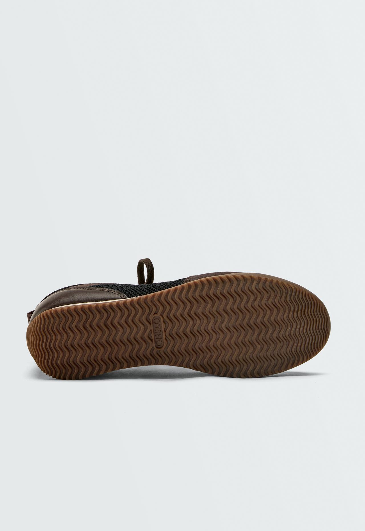 Mixed-material mesh trainers — CHOCOLATE