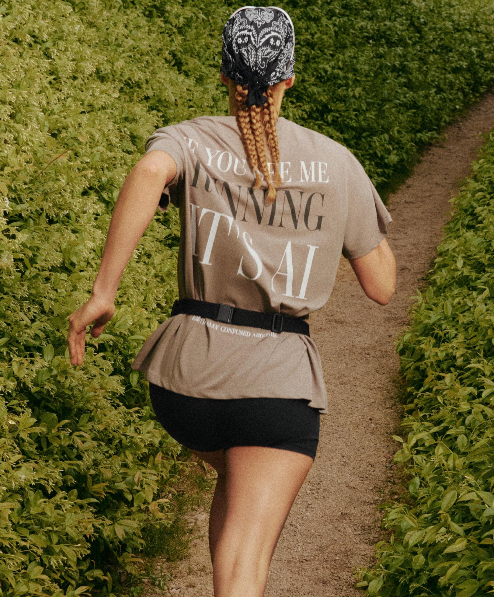 Boxy short-sleeved cotton blend T-shirt with slogan — MINK GREY
