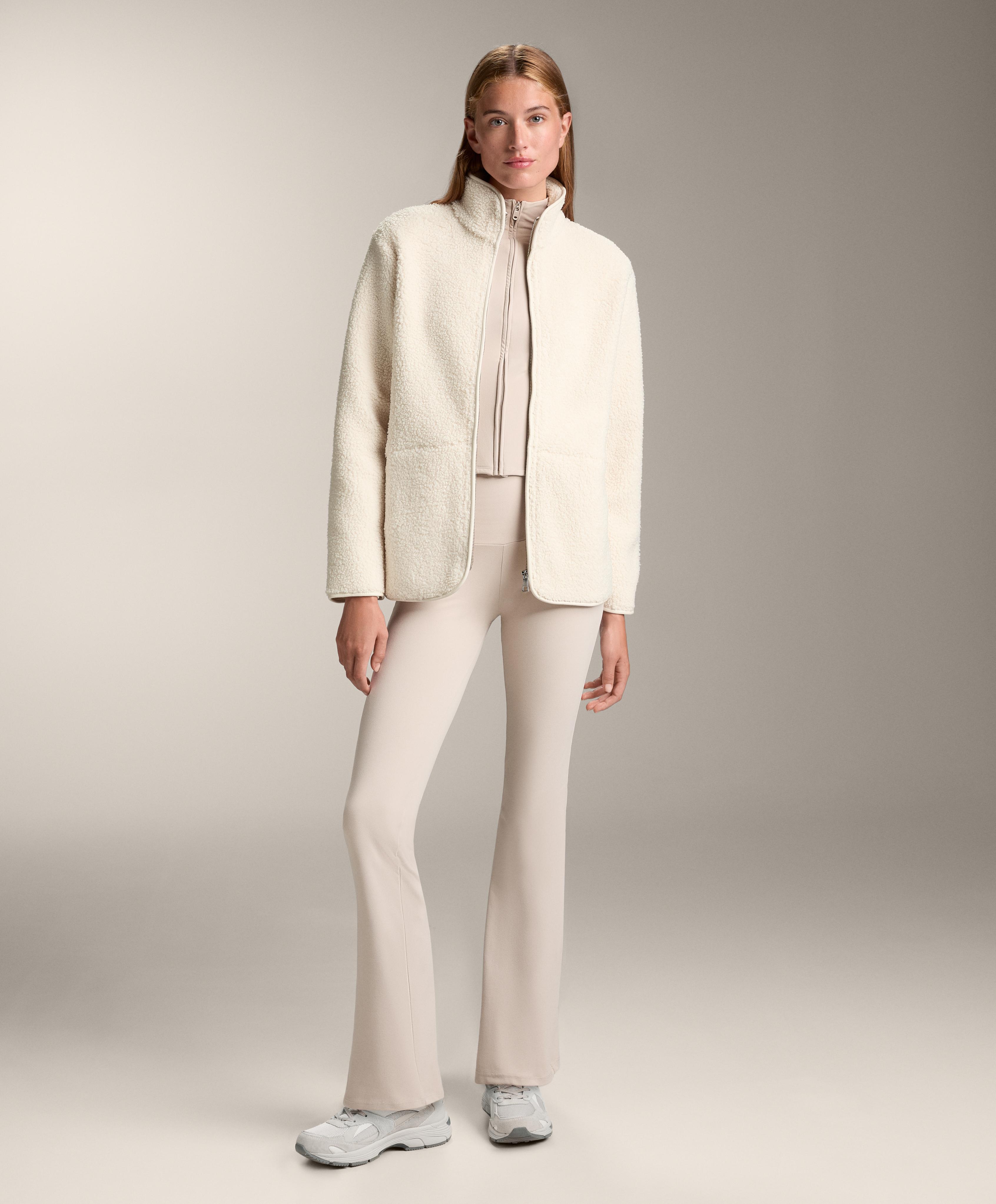 Casaco em imitação de pelo de ovelha - Saldos Casaco em imitação de pelo de ovelha - Saldos