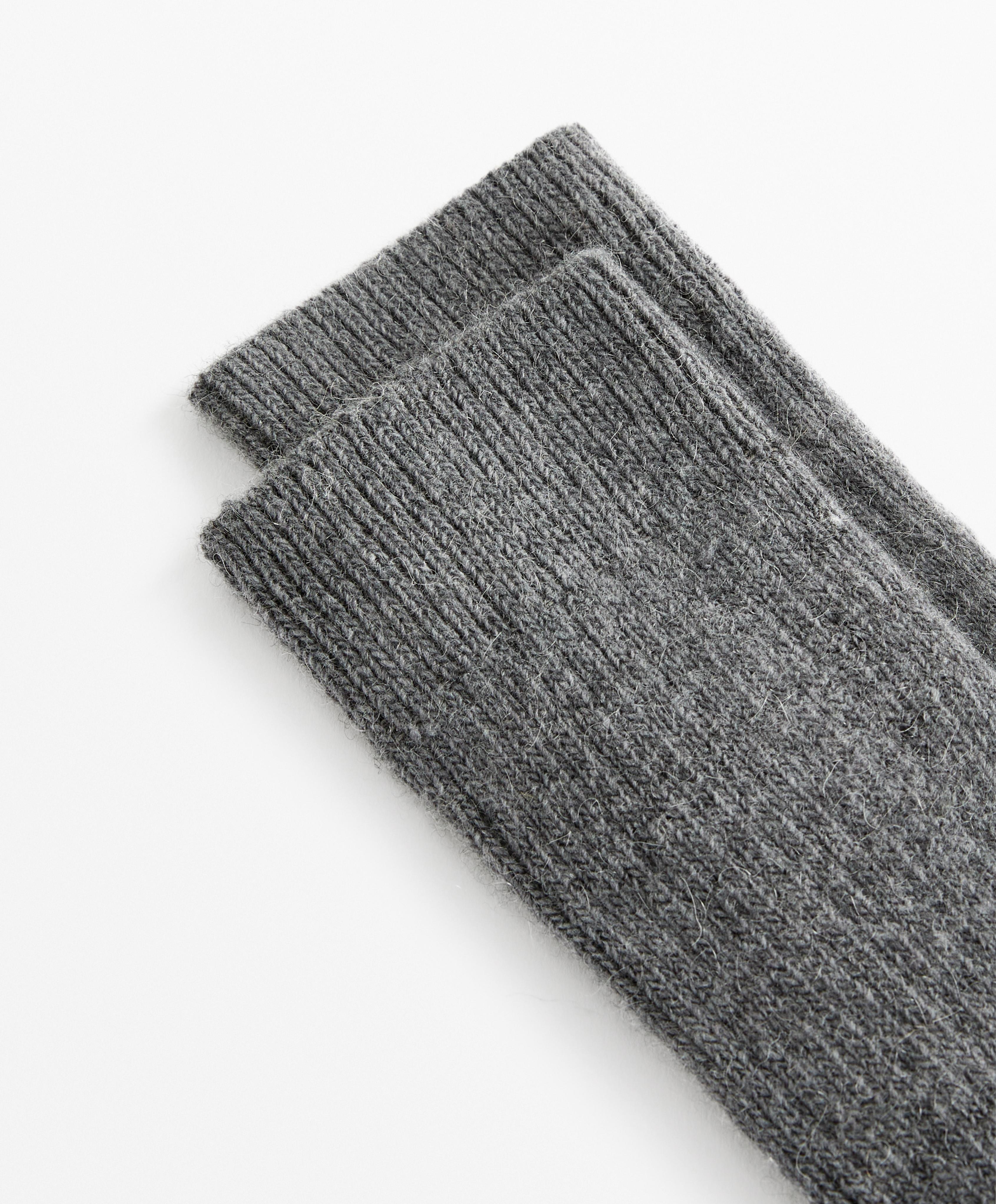 Chaussettes montantes contenant 21 % de cashmere et 14 % de laine