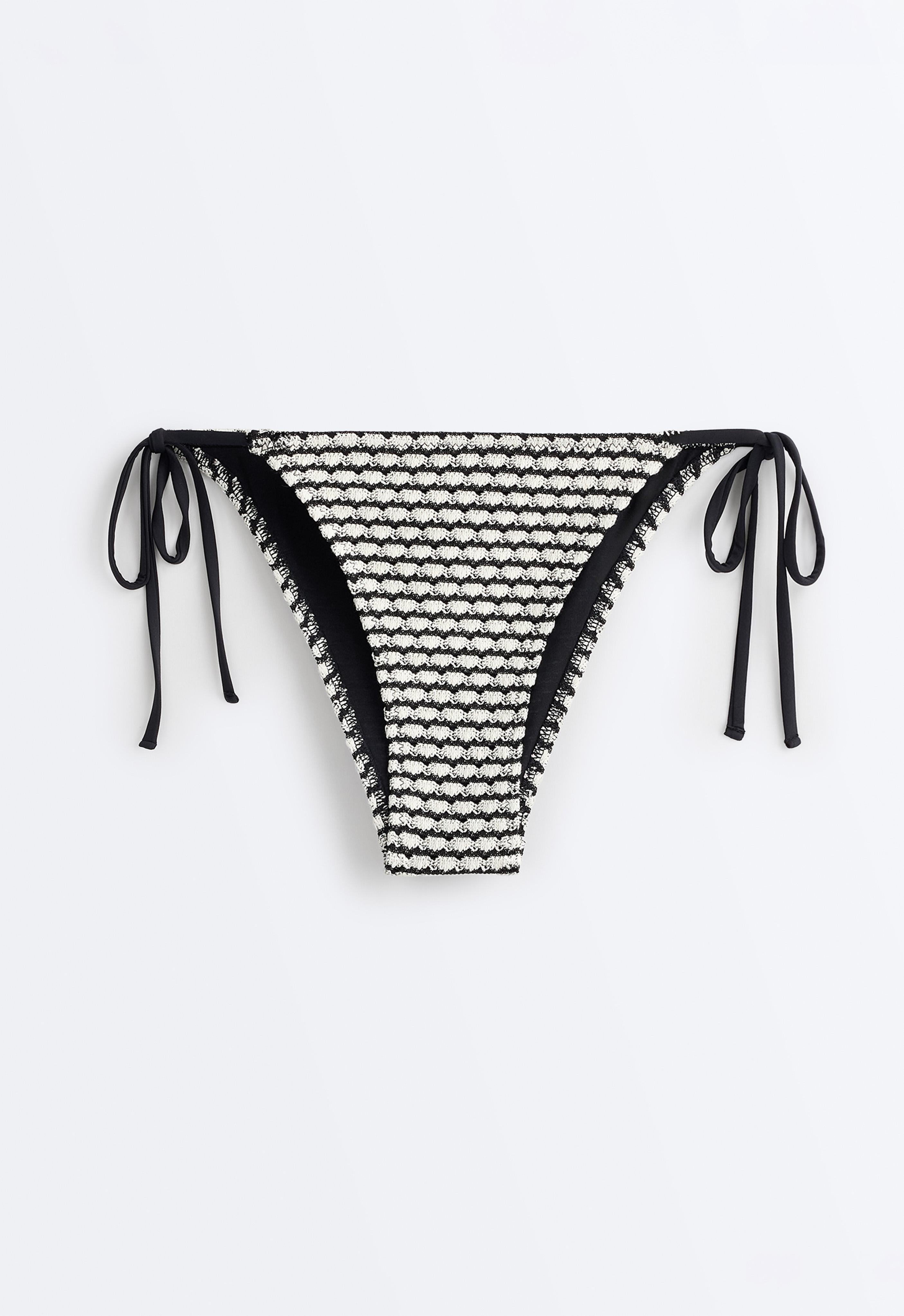 Contrasting crochet tie bikini briefs — BLACK