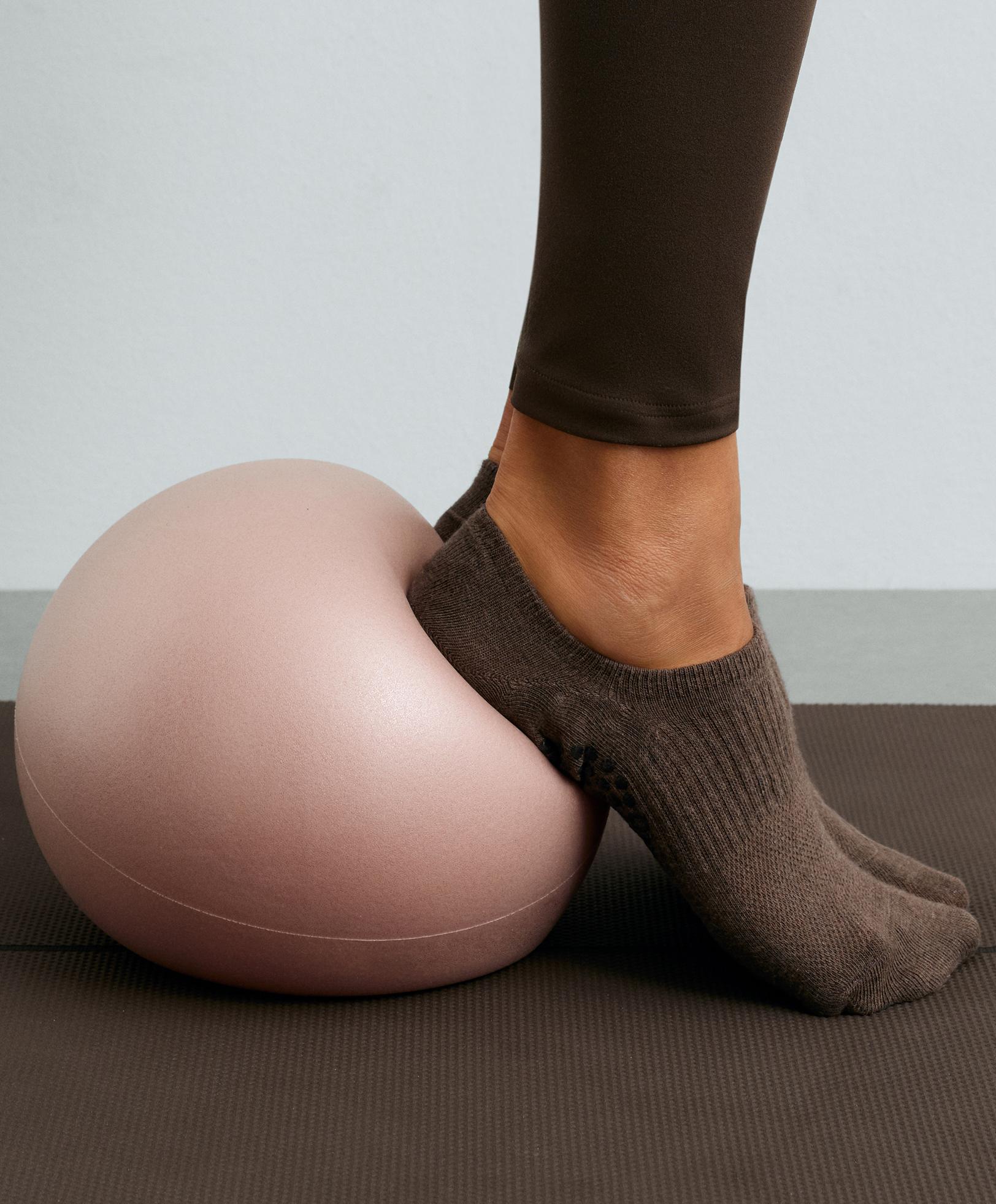 2 pairs of cotton blend yoga and Pilates socks — VANILLA