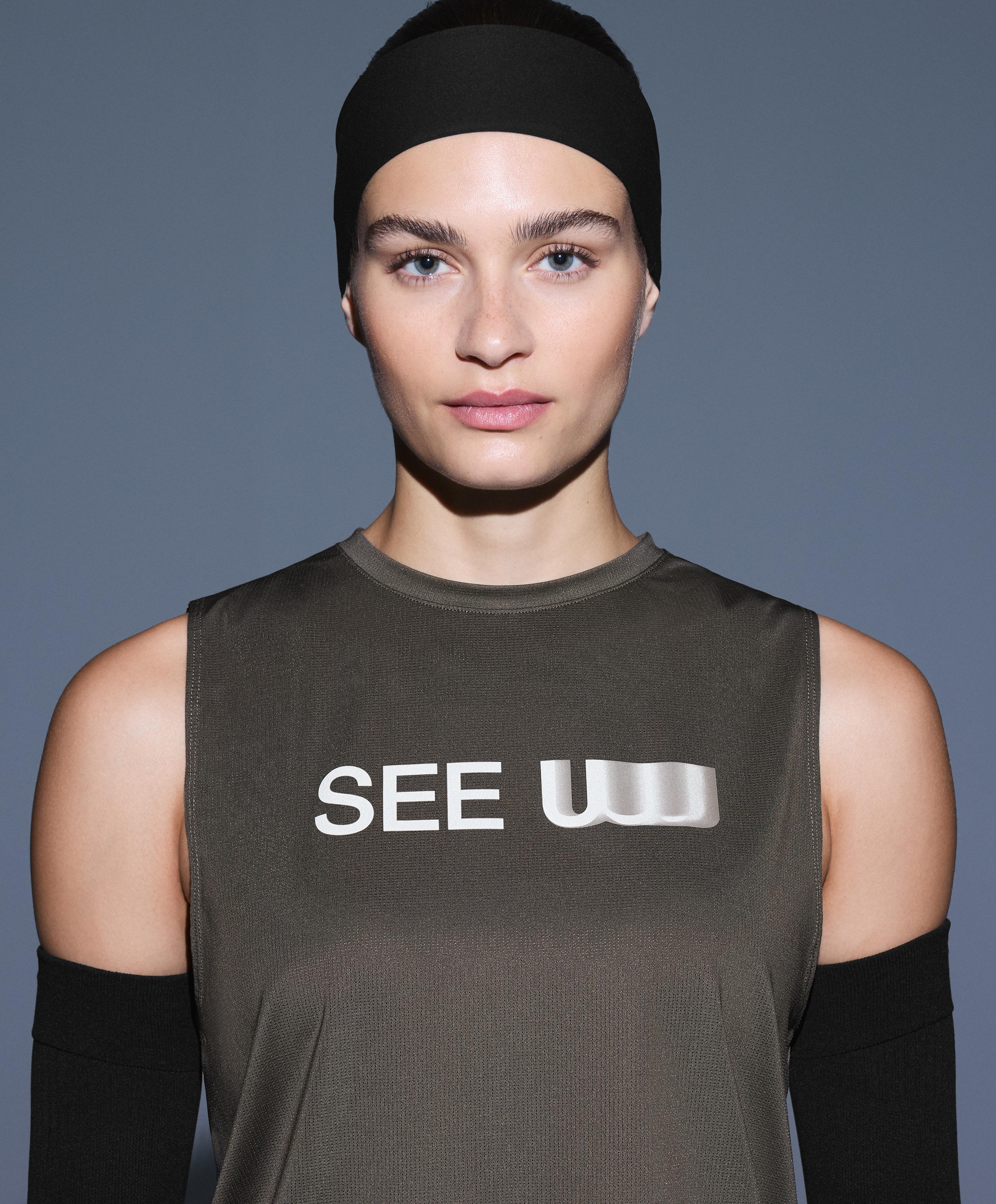 Technical sleeveless T-shirt with text — CHARCOAL GREY